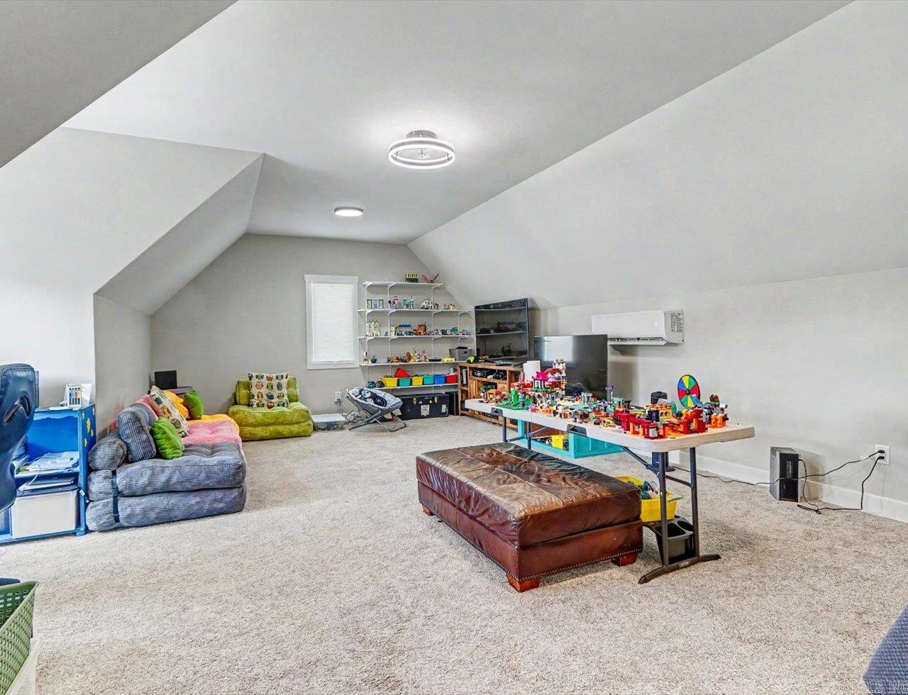 ARLINGTON PARK - Residential