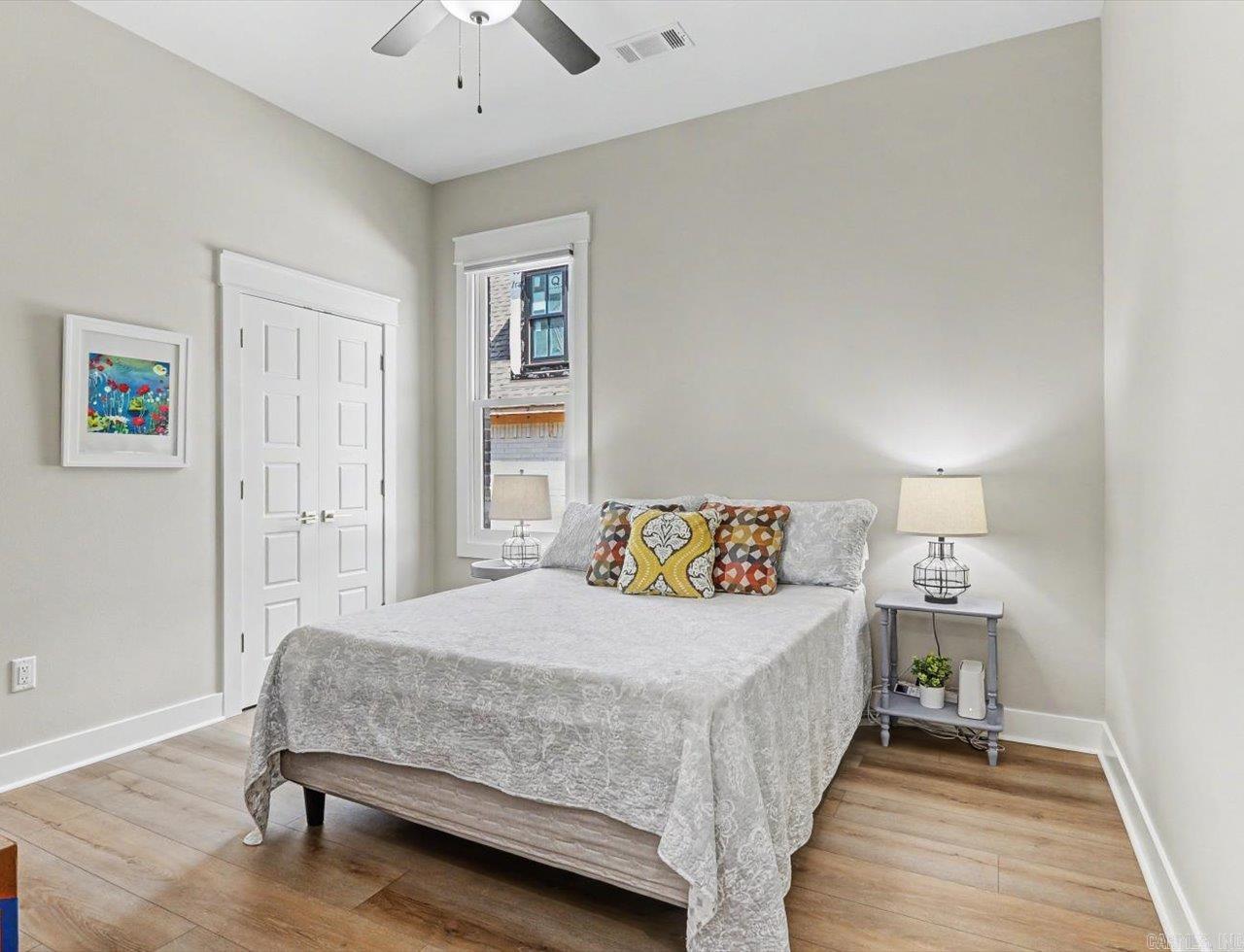 ARLINGTON PARK - Residential