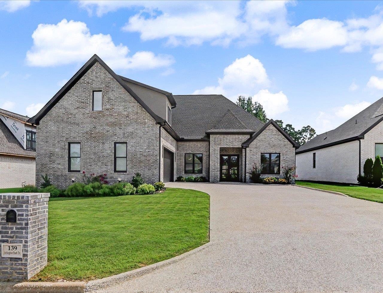 ARLINGTON PARK - Residential