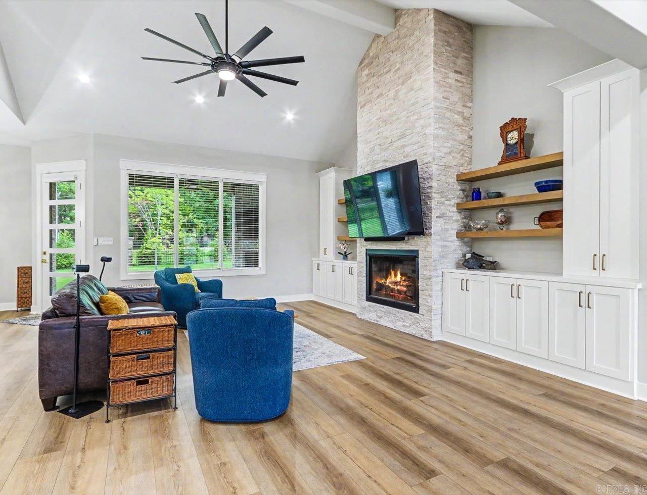 ARLINGTON PARK - Residential