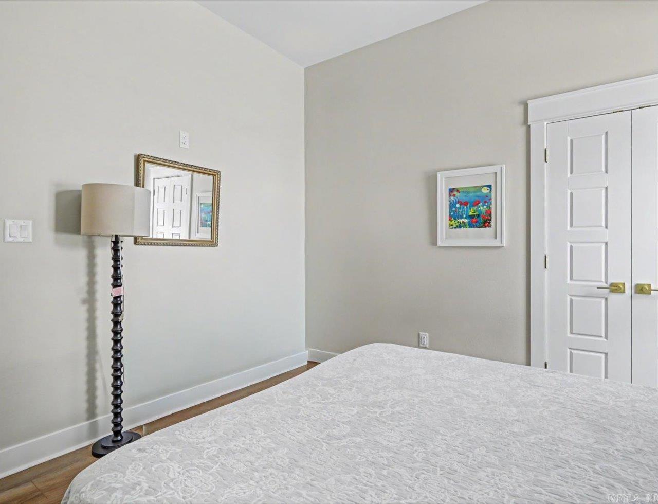 ARLINGTON PARK - Residential