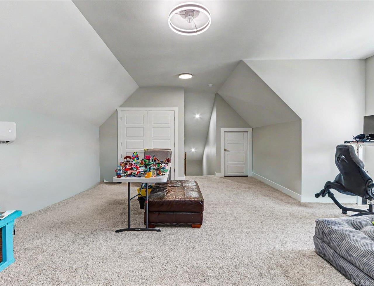 ARLINGTON PARK - Residential