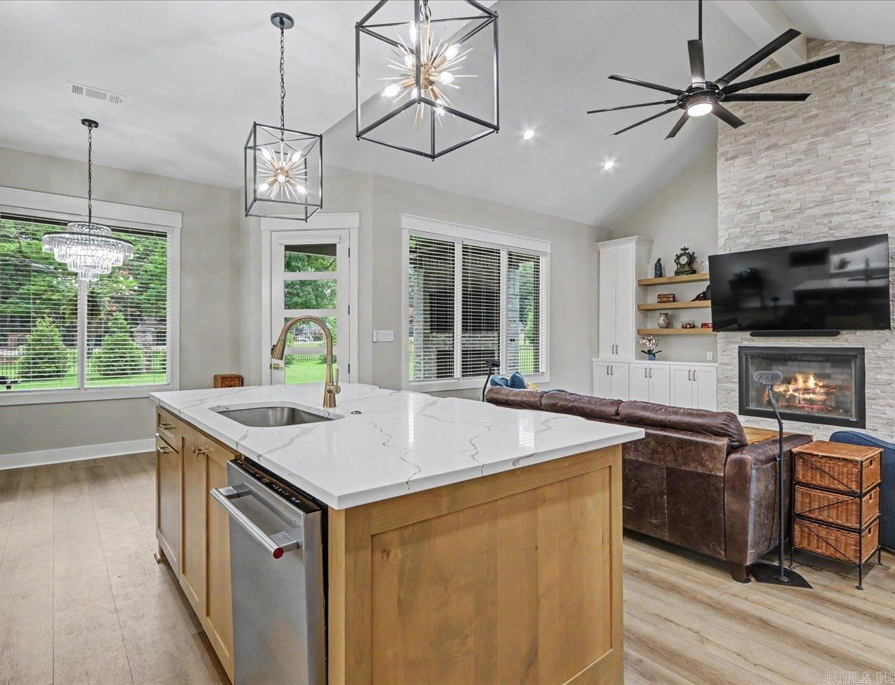 ARLINGTON PARK - Residential
