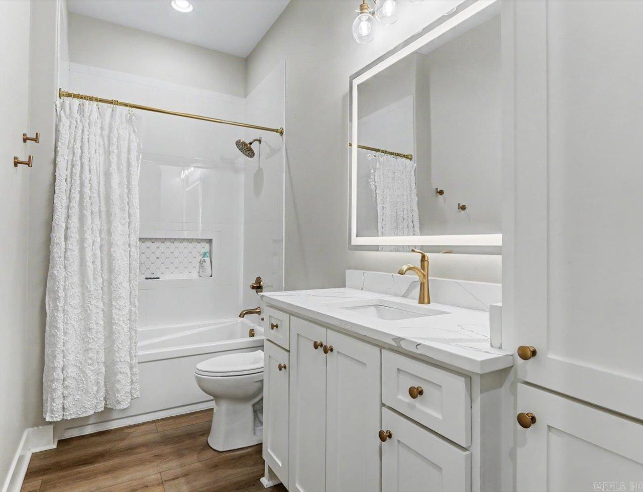 ARLINGTON PARK - Residential