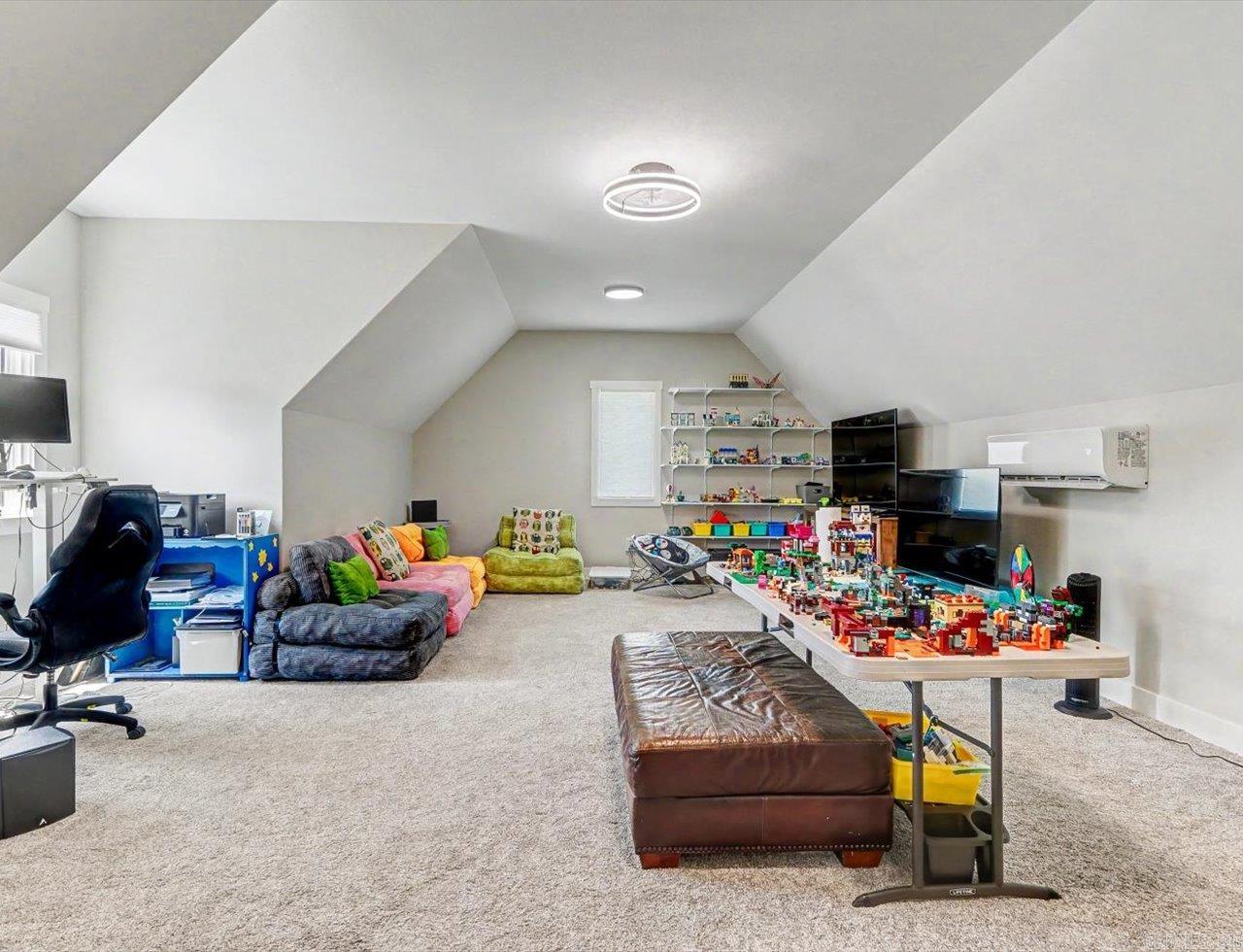 ARLINGTON PARK - Residential