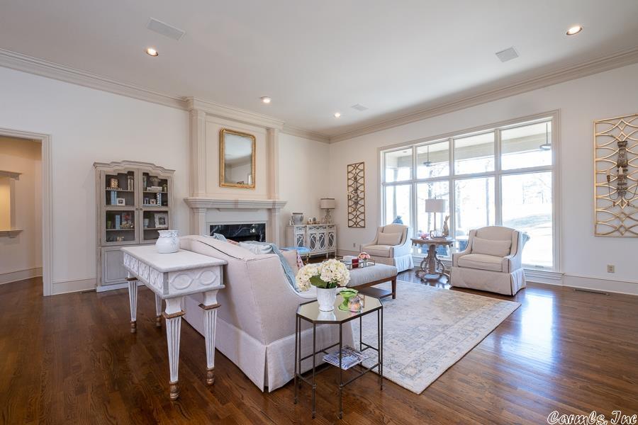 CHENAL VALLEY BRETAGNE CIRCLE - Residential