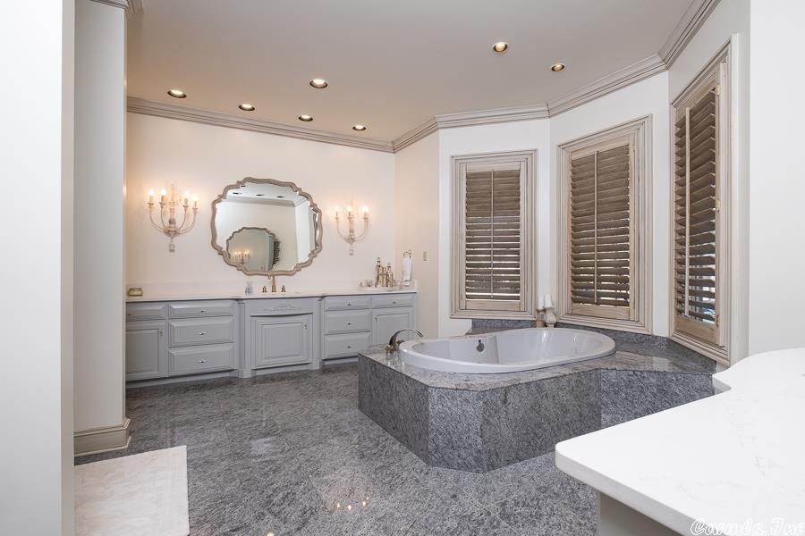 CHENAL VALLEY BRETAGNE CIRCLE - Residential