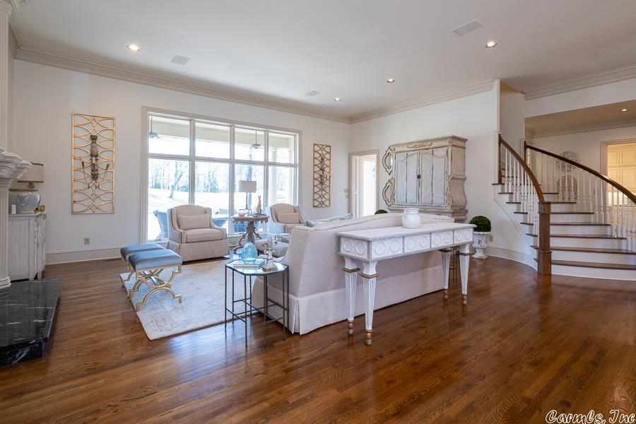 CHENAL VALLEY BRETAGNE CIRCLE - Residential