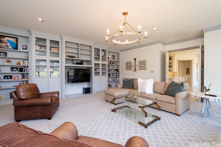 CHENAL VALLEY BRETAGNE CIRCLE - Residential