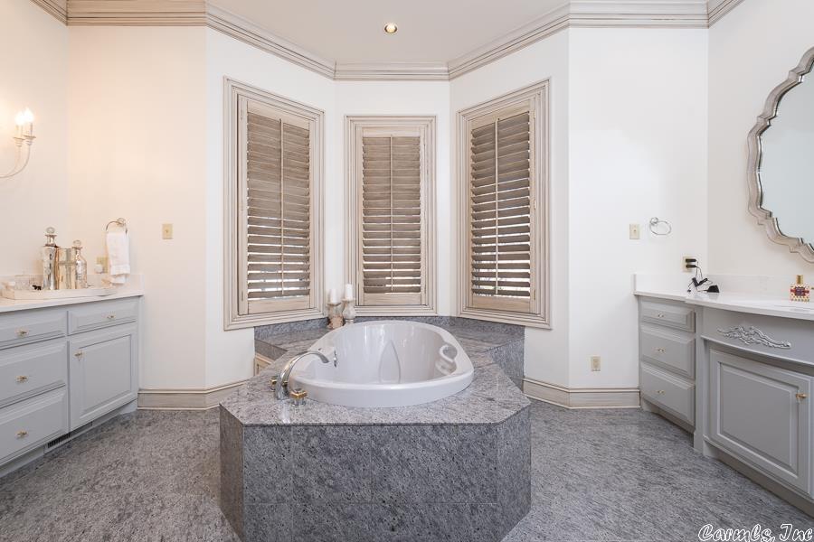 CHENAL VALLEY BRETAGNE CIRCLE - Residential