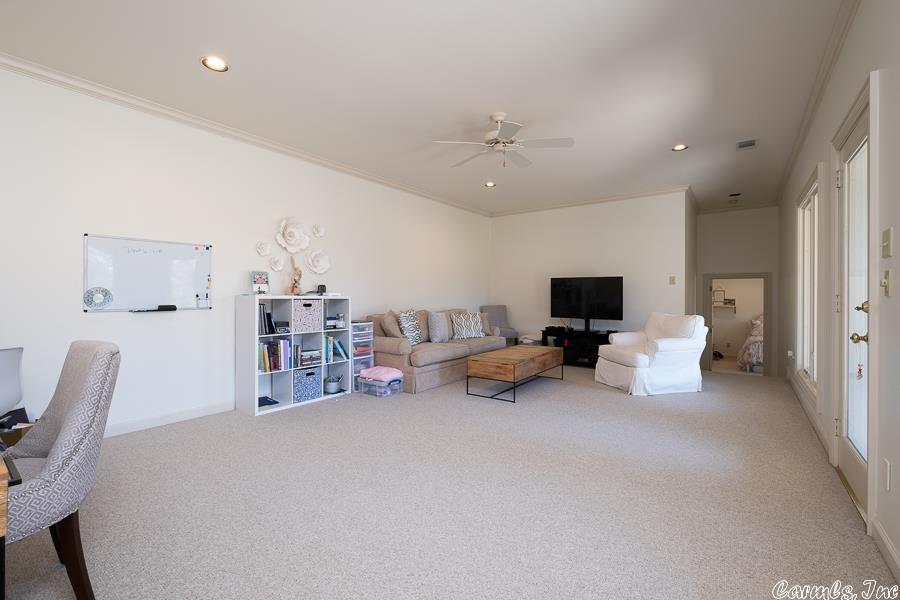 CHENAL VALLEY BRETAGNE CIRCLE - Residential