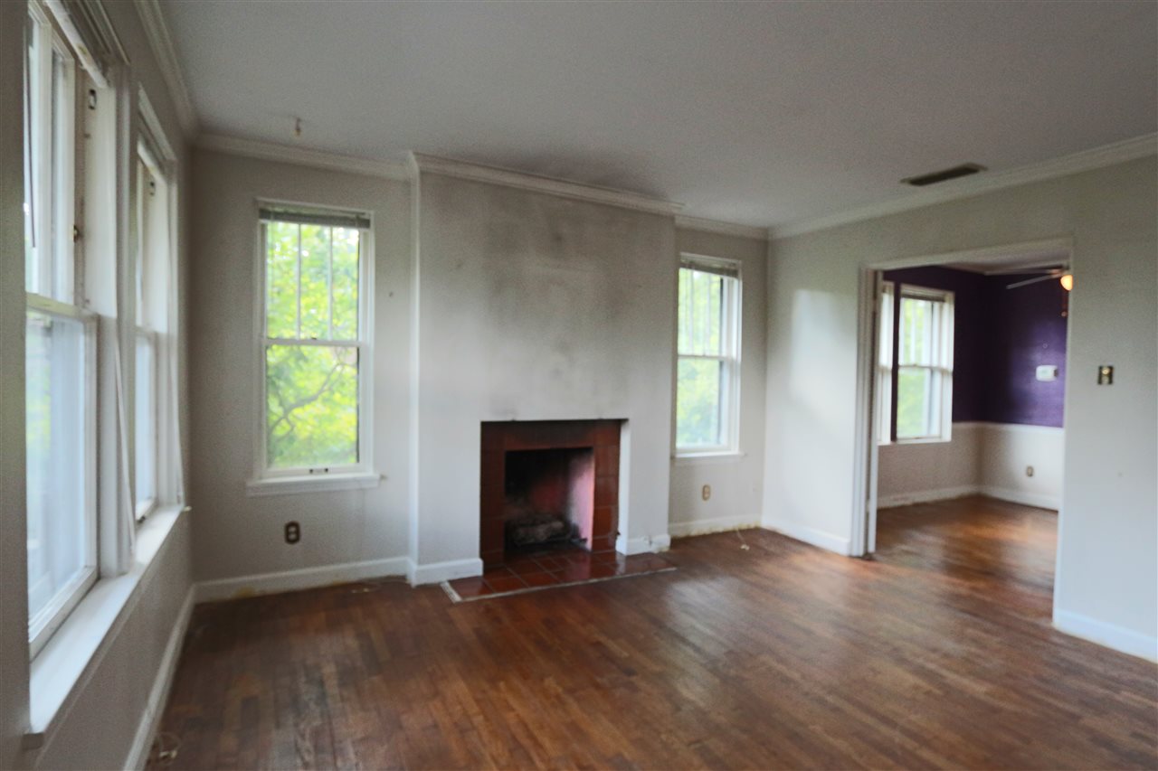 KAVANAUGH PLACE COND - Residential
