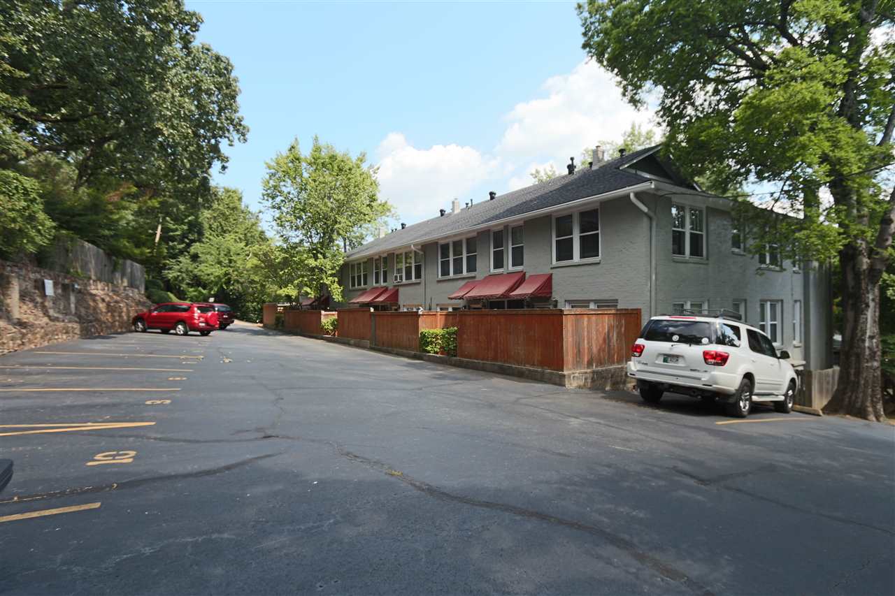 KAVANAUGH PLACE COND - Residential