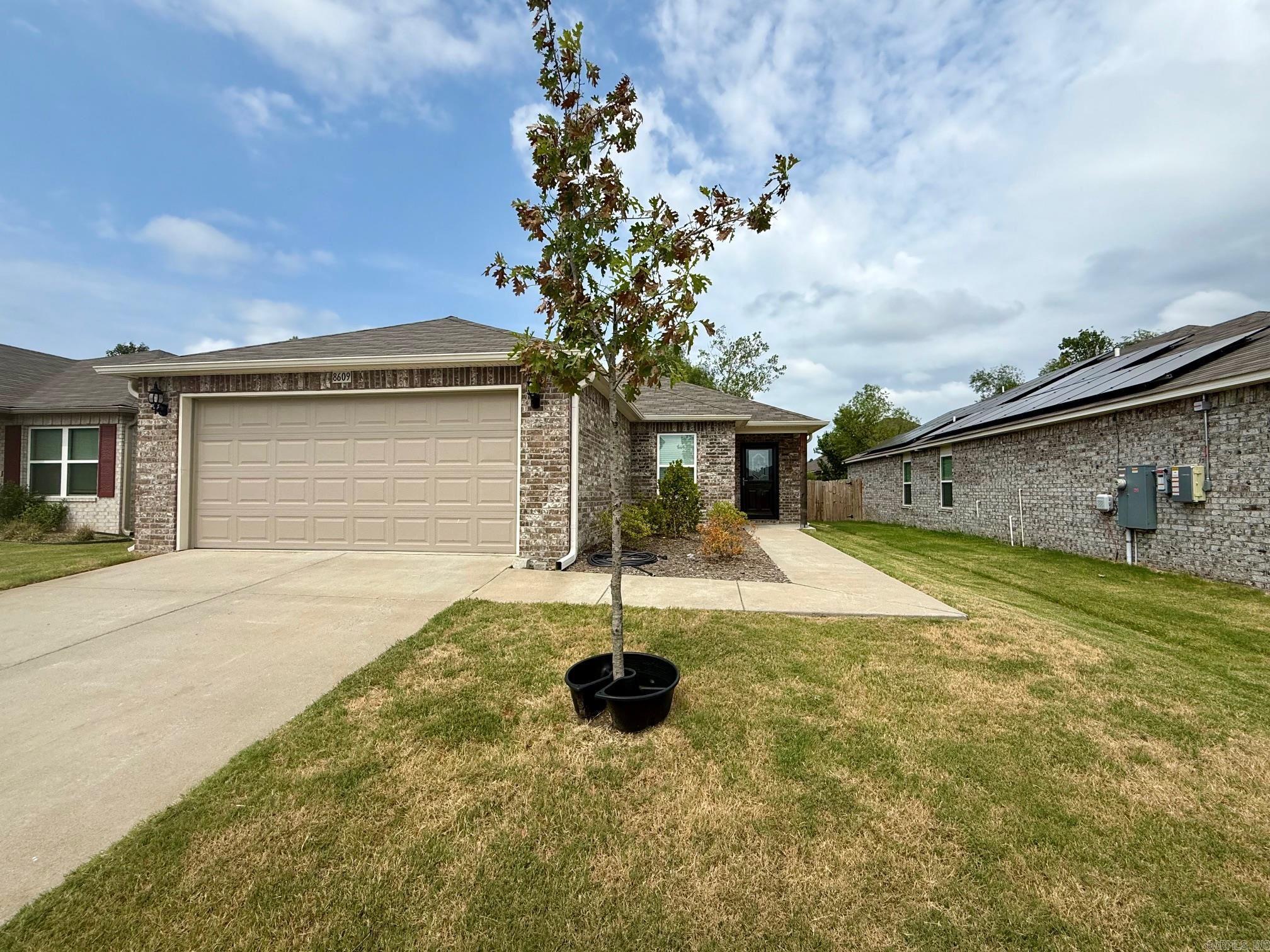 WHITE OAK CROSSING - Residential Lease
