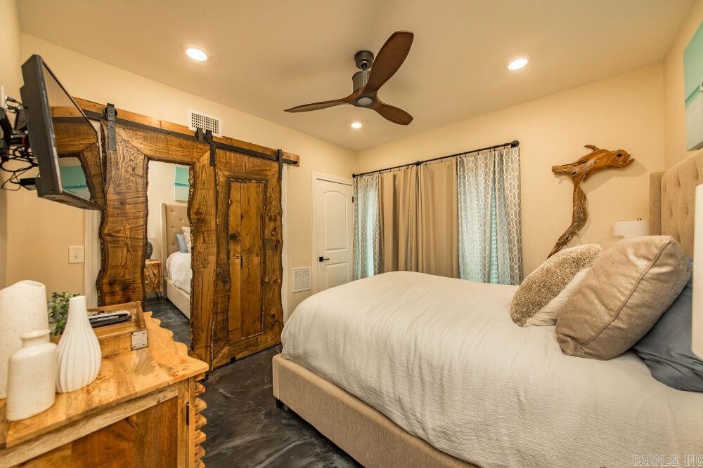 NARROWS INN AT GREERS FERRY HPR - Residential