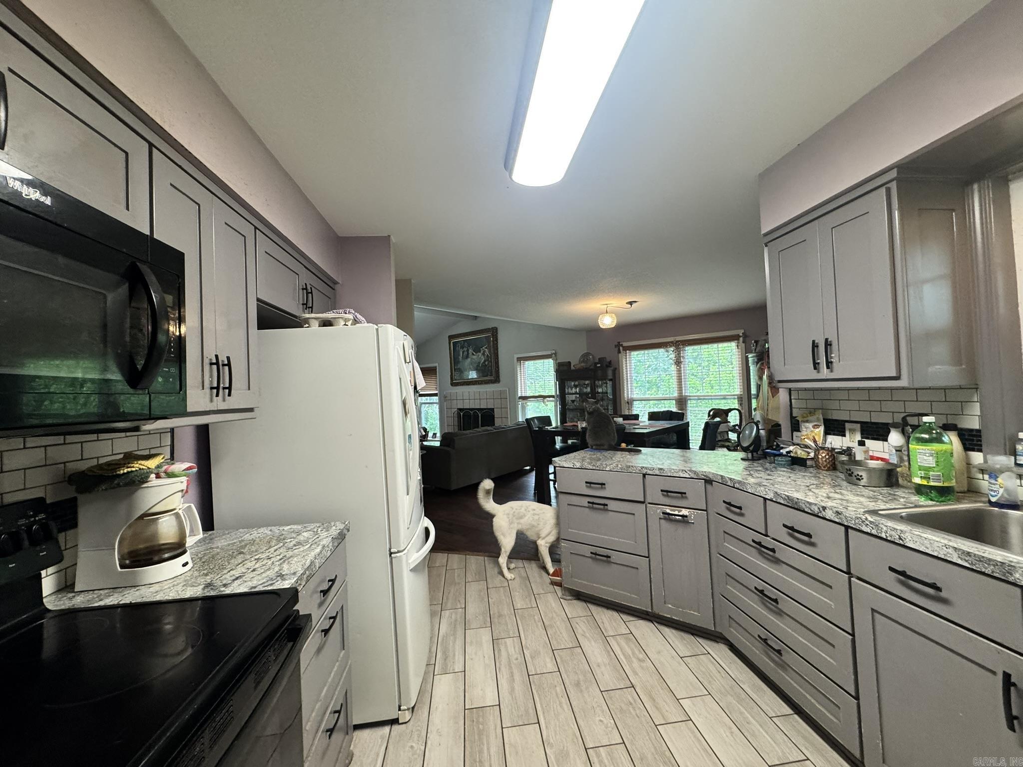 LAKESHORE HARBOR - Residential