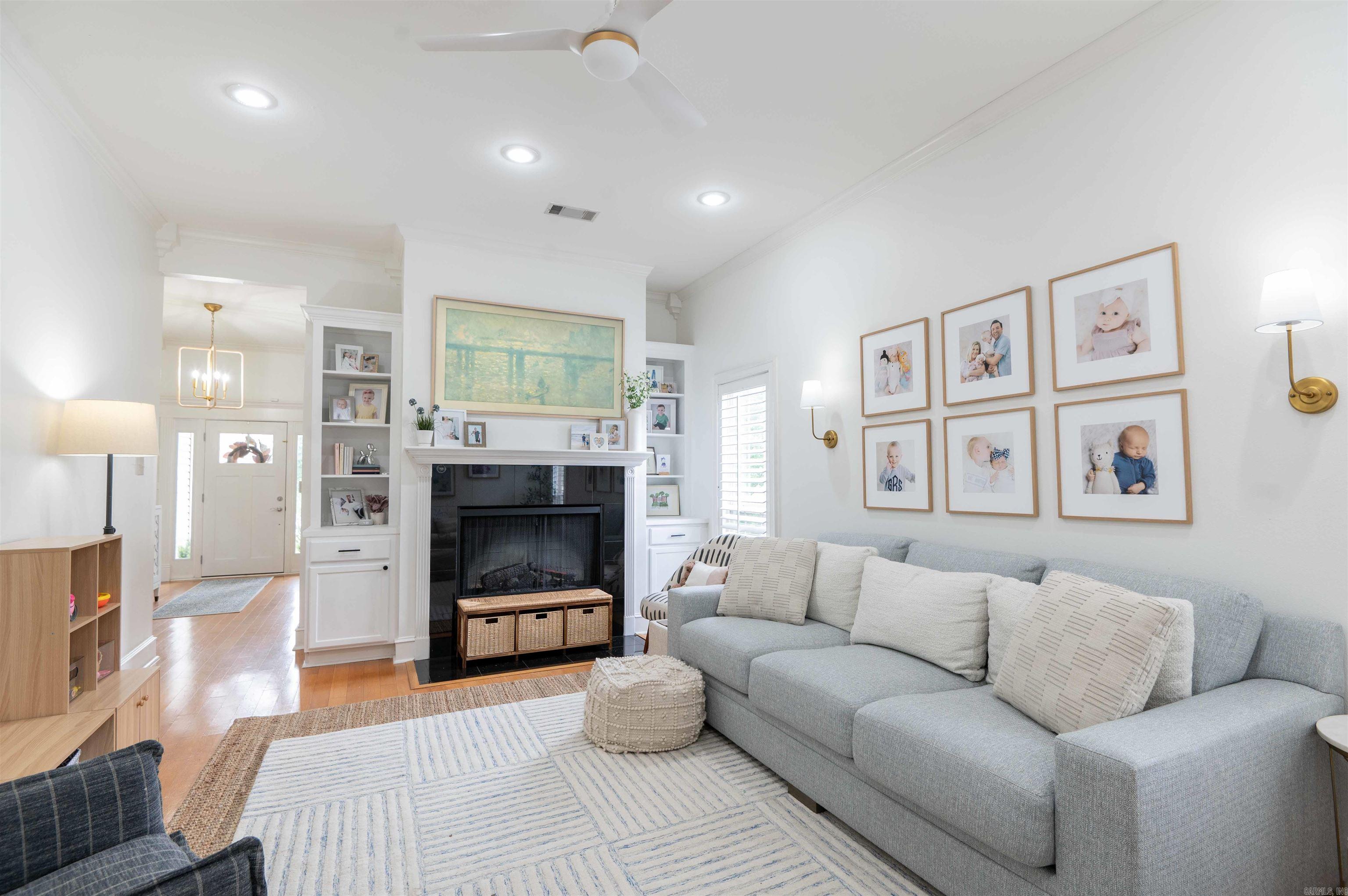 WOODLANDS EDGE - Residential