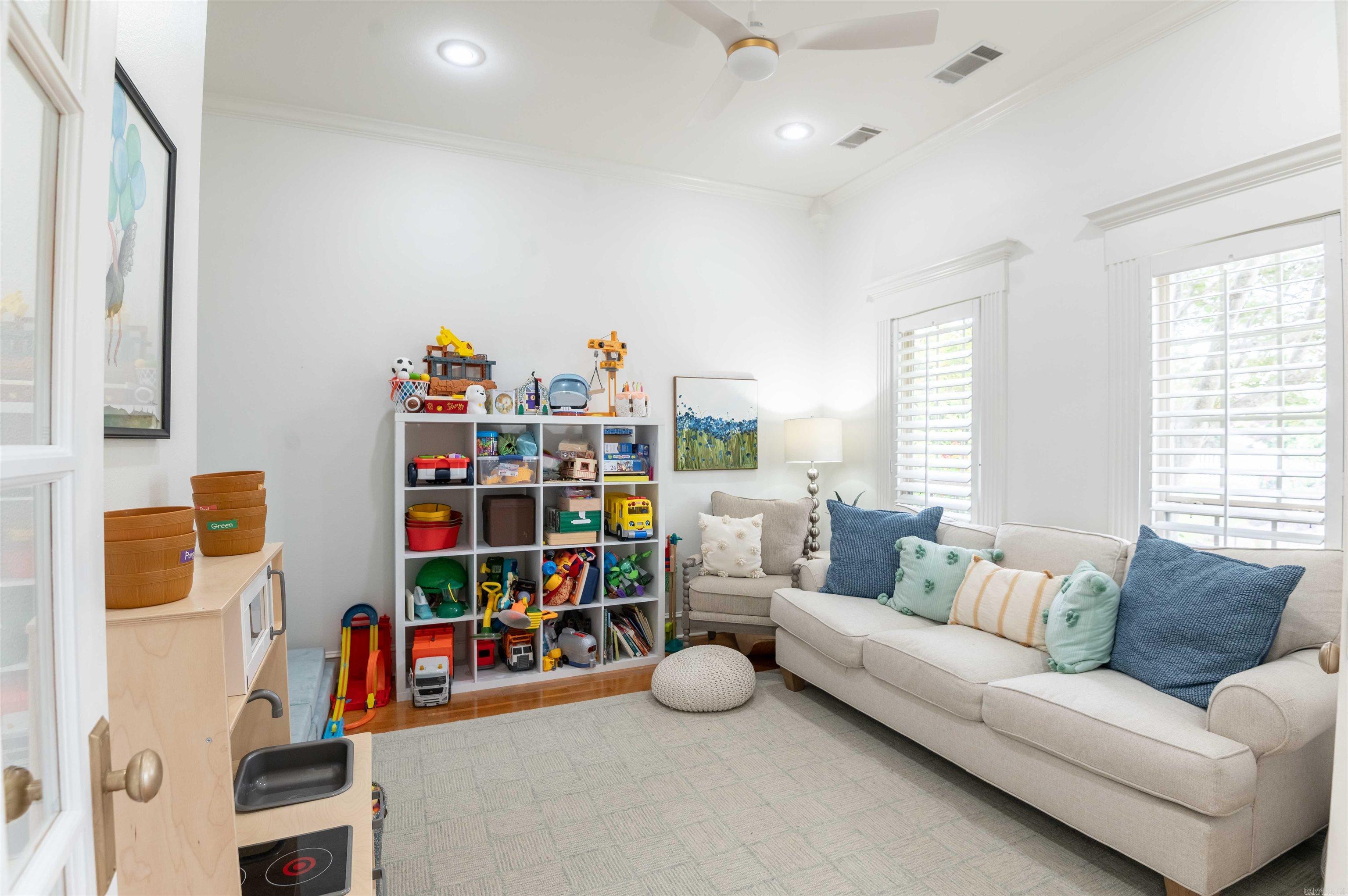 WOODLANDS EDGE - Residential
