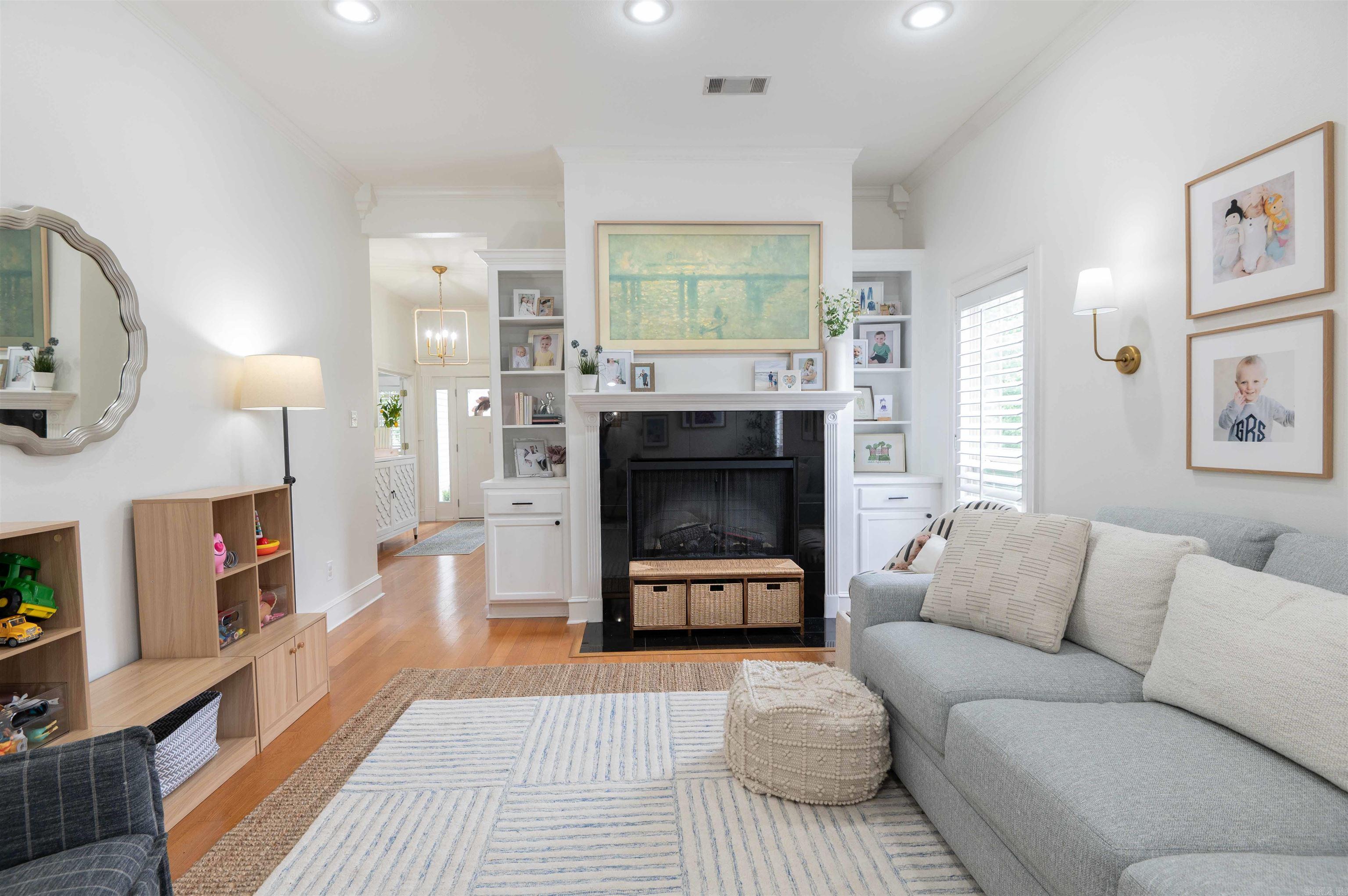 WOODLANDS EDGE - Residential