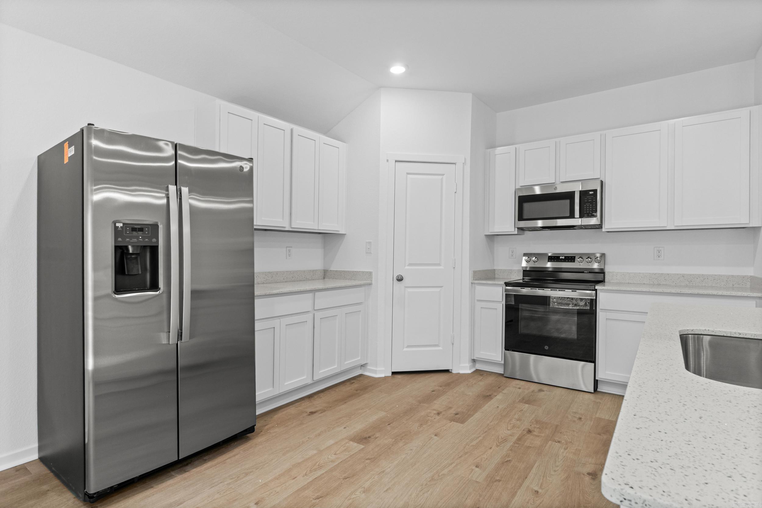 MIDLAND ESTATES PHASE 1 - Residential