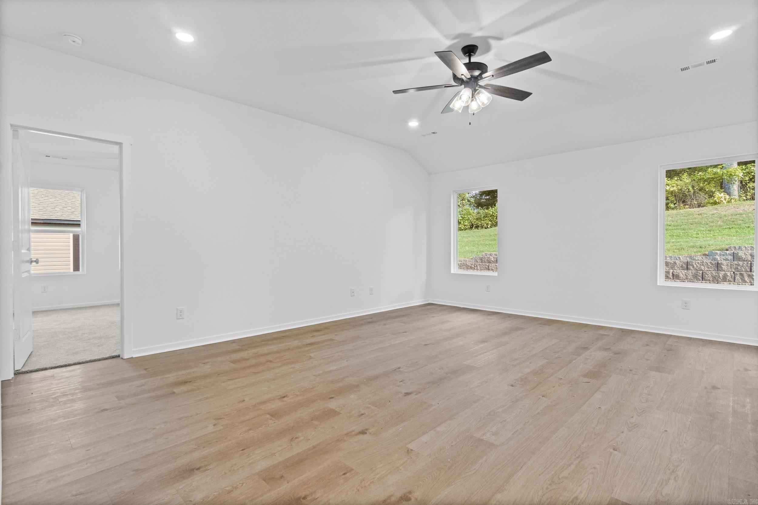 MIDLAND ESTATES PHASE 1 - Residential