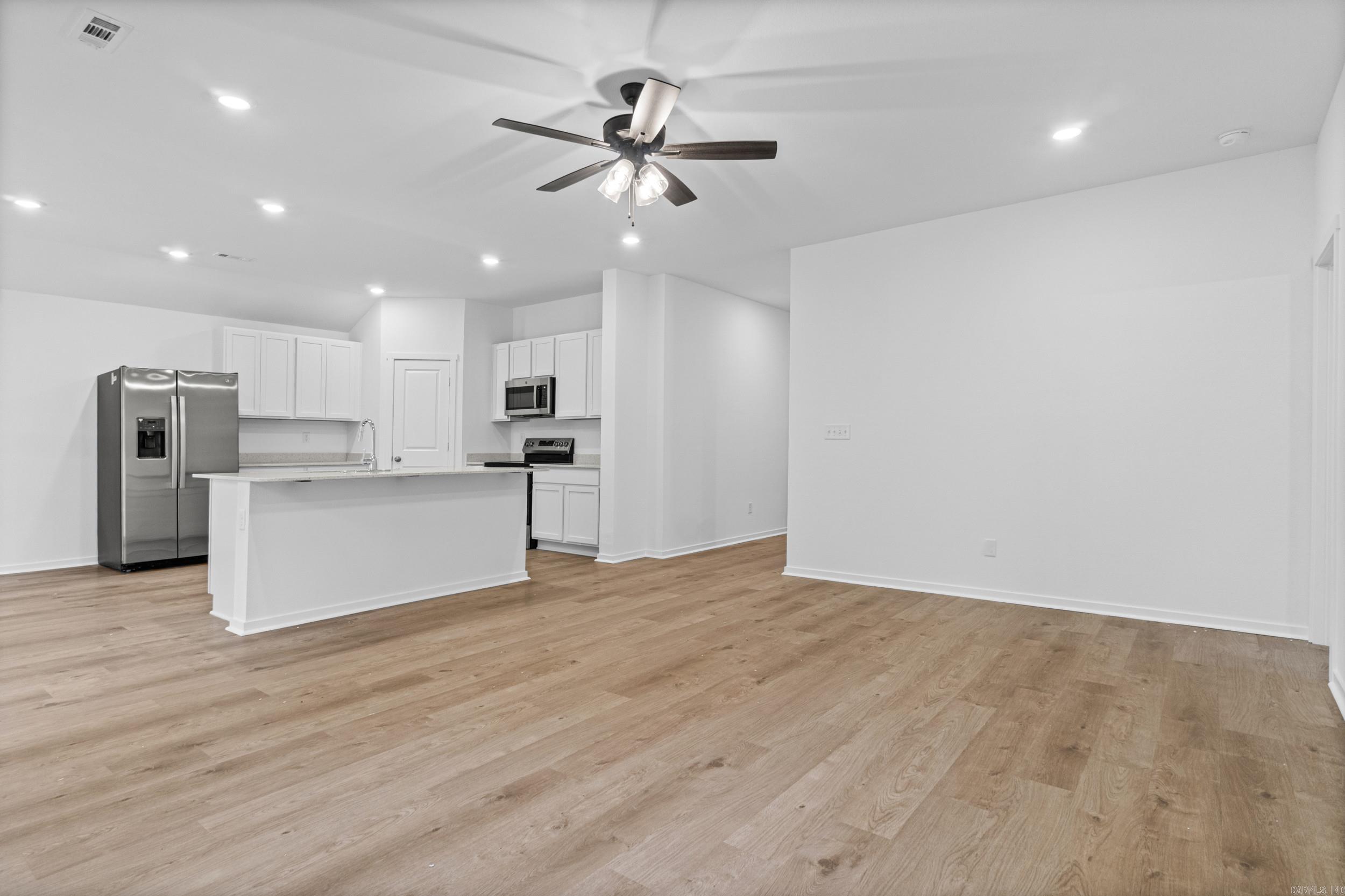 MIDLAND ESTATES PHASE 1 - Residential