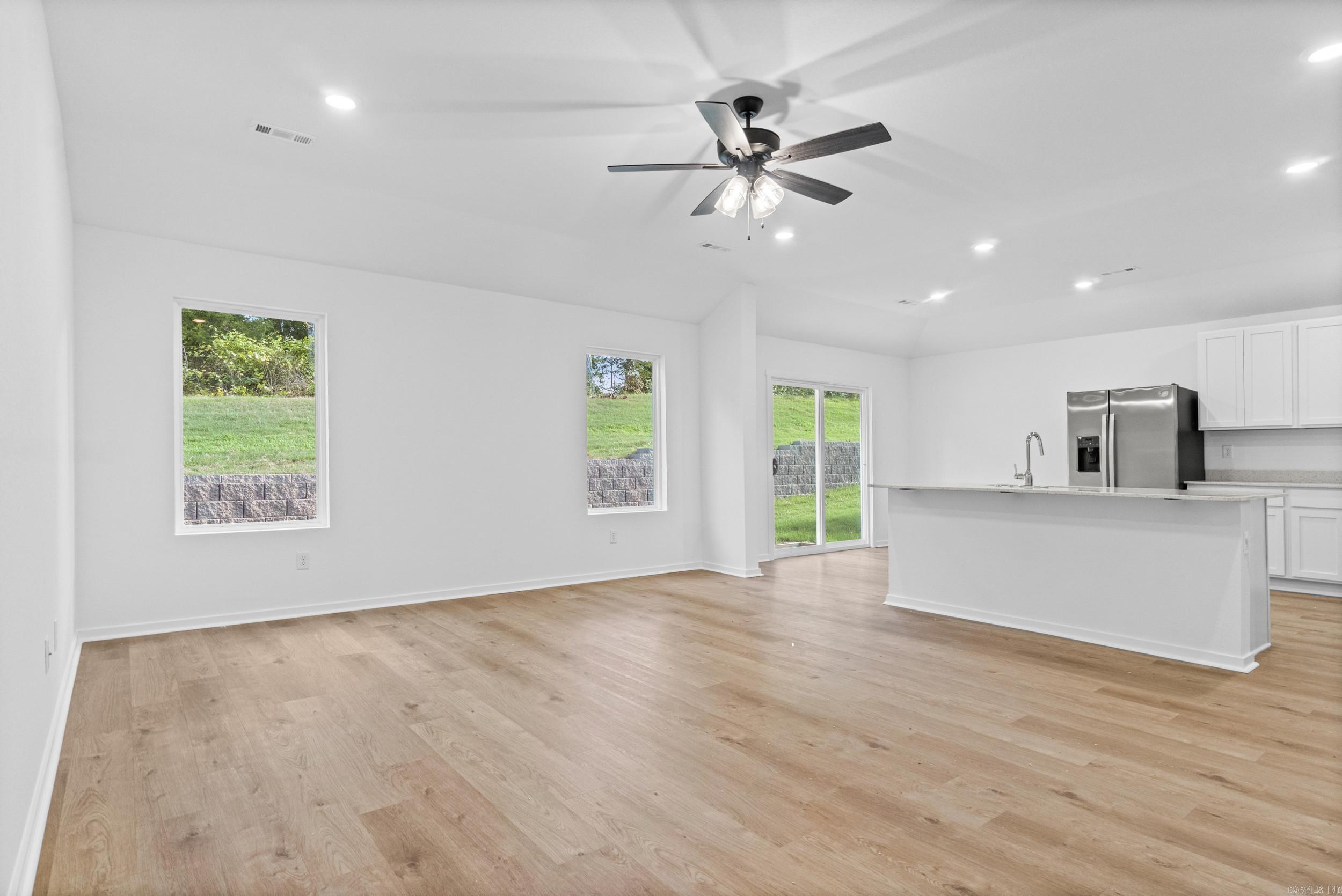 MIDLAND ESTATES PHASE 1 - Residential
