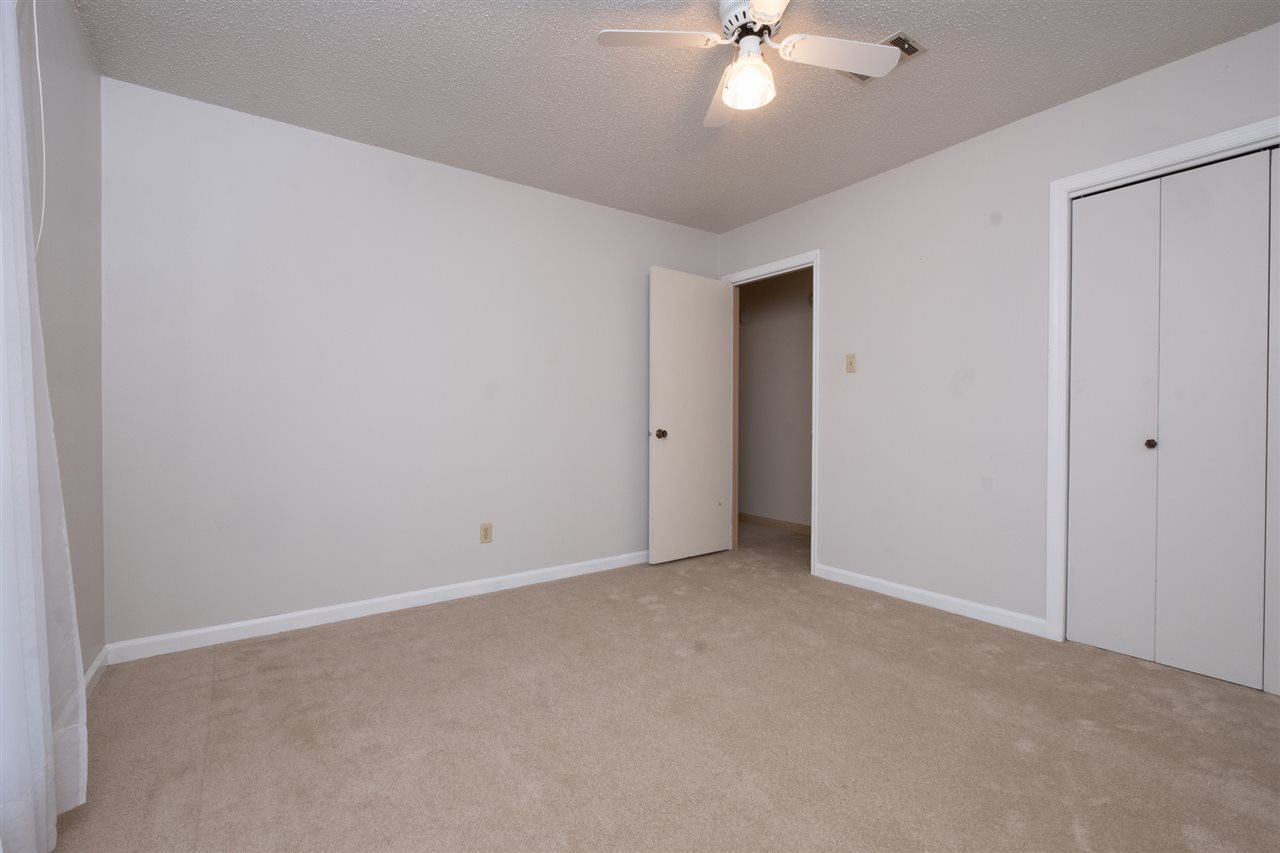 NORTH HILLS MANOR - Residential
