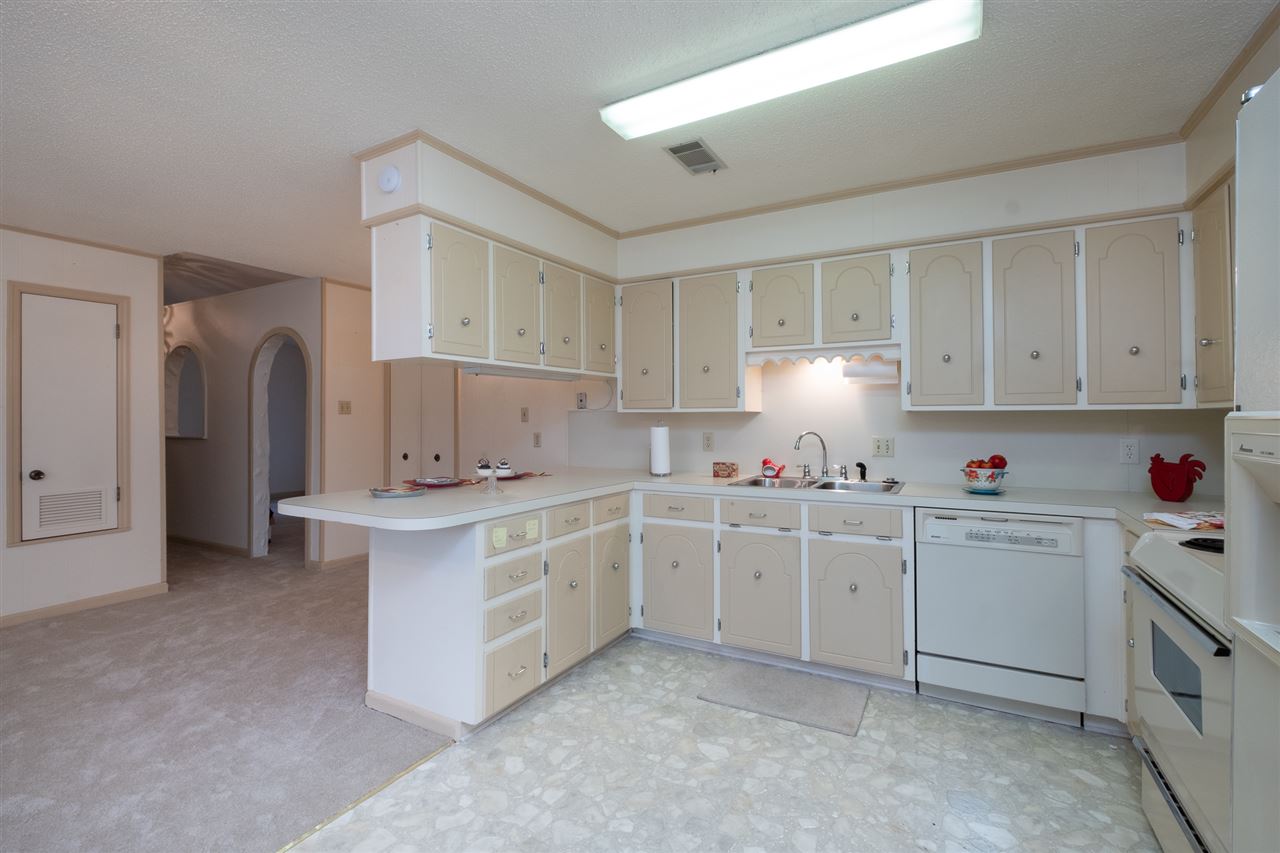 NORTH HILLS MANOR - Residential