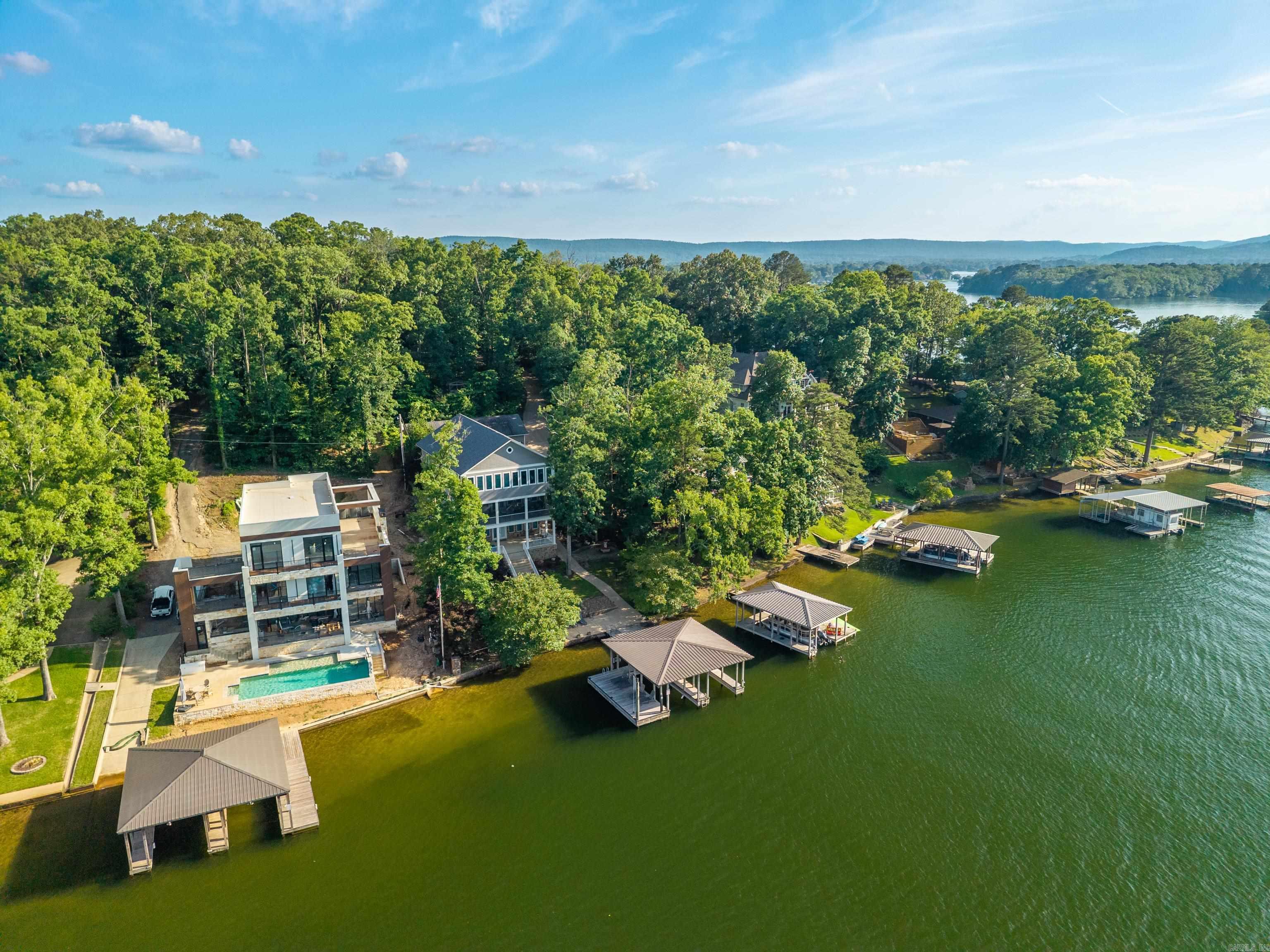 LONG POINT - Residential