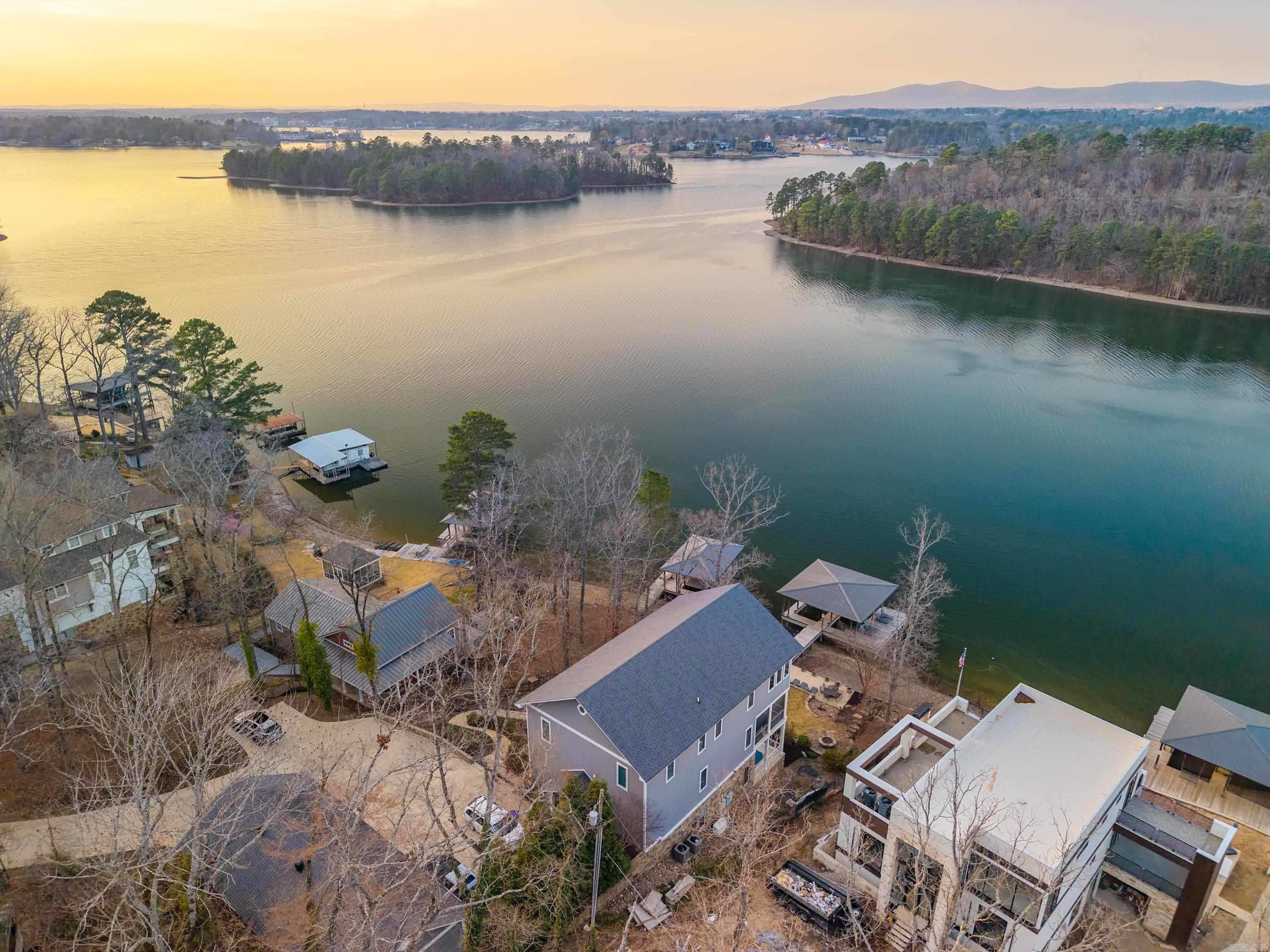 LONG POINT - Residential