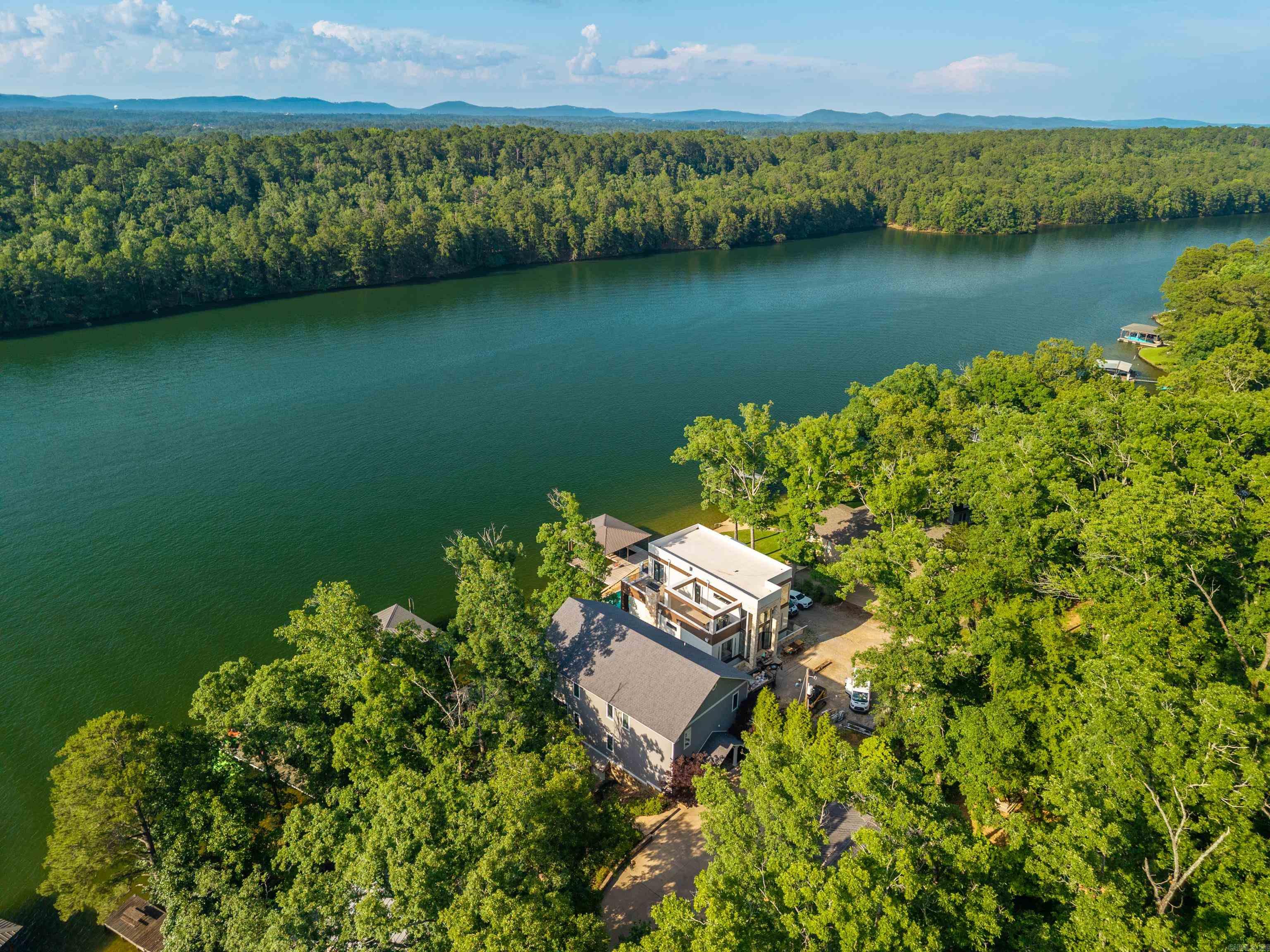 LONG POINT - Residential