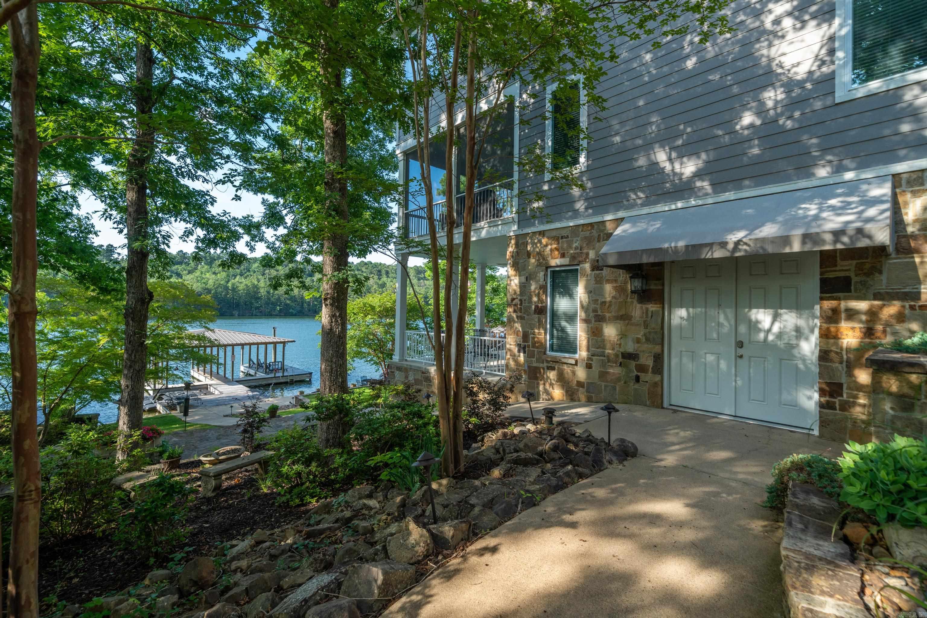 LONG POINT - Residential