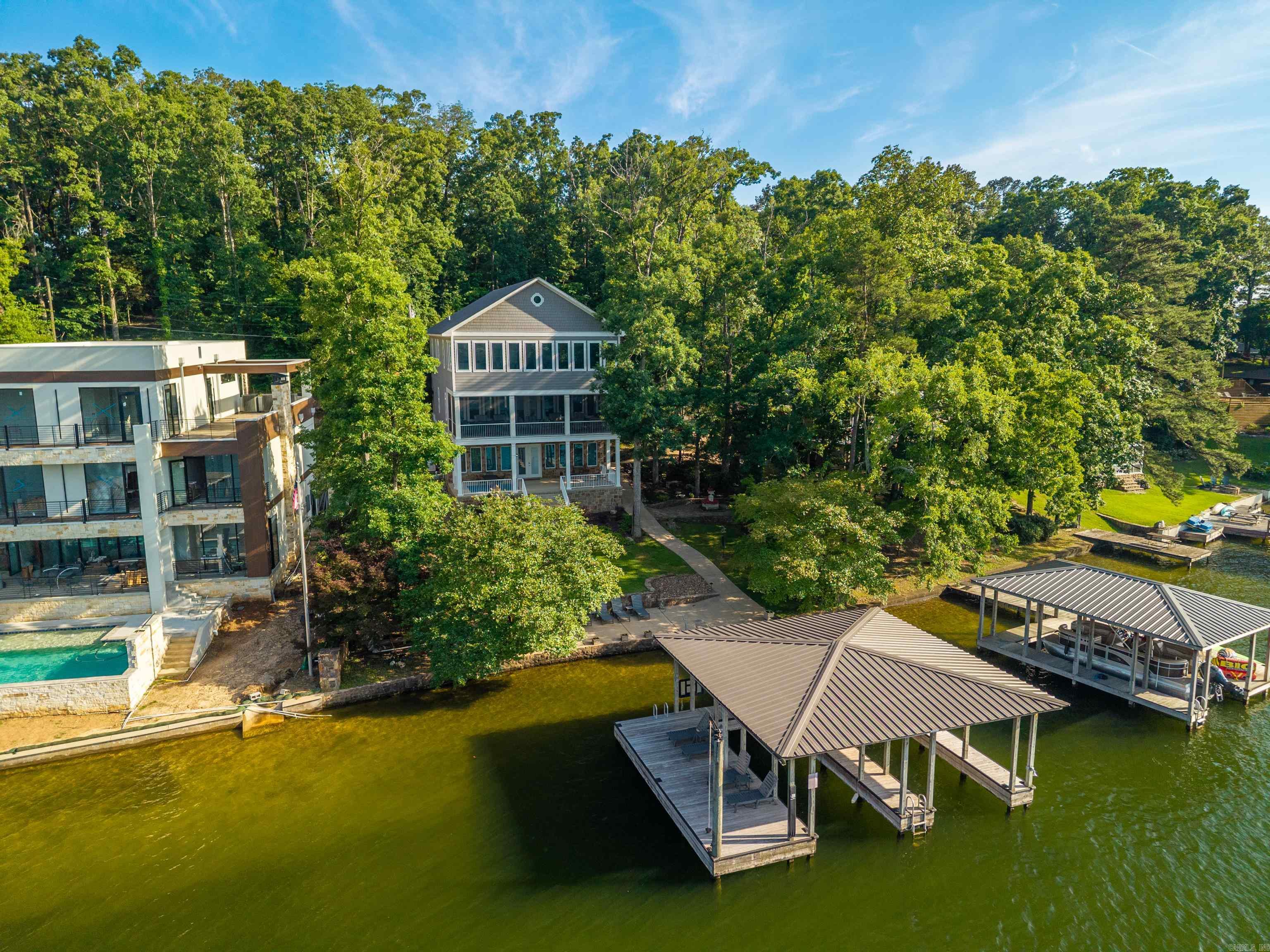 LONG POINT - Residential