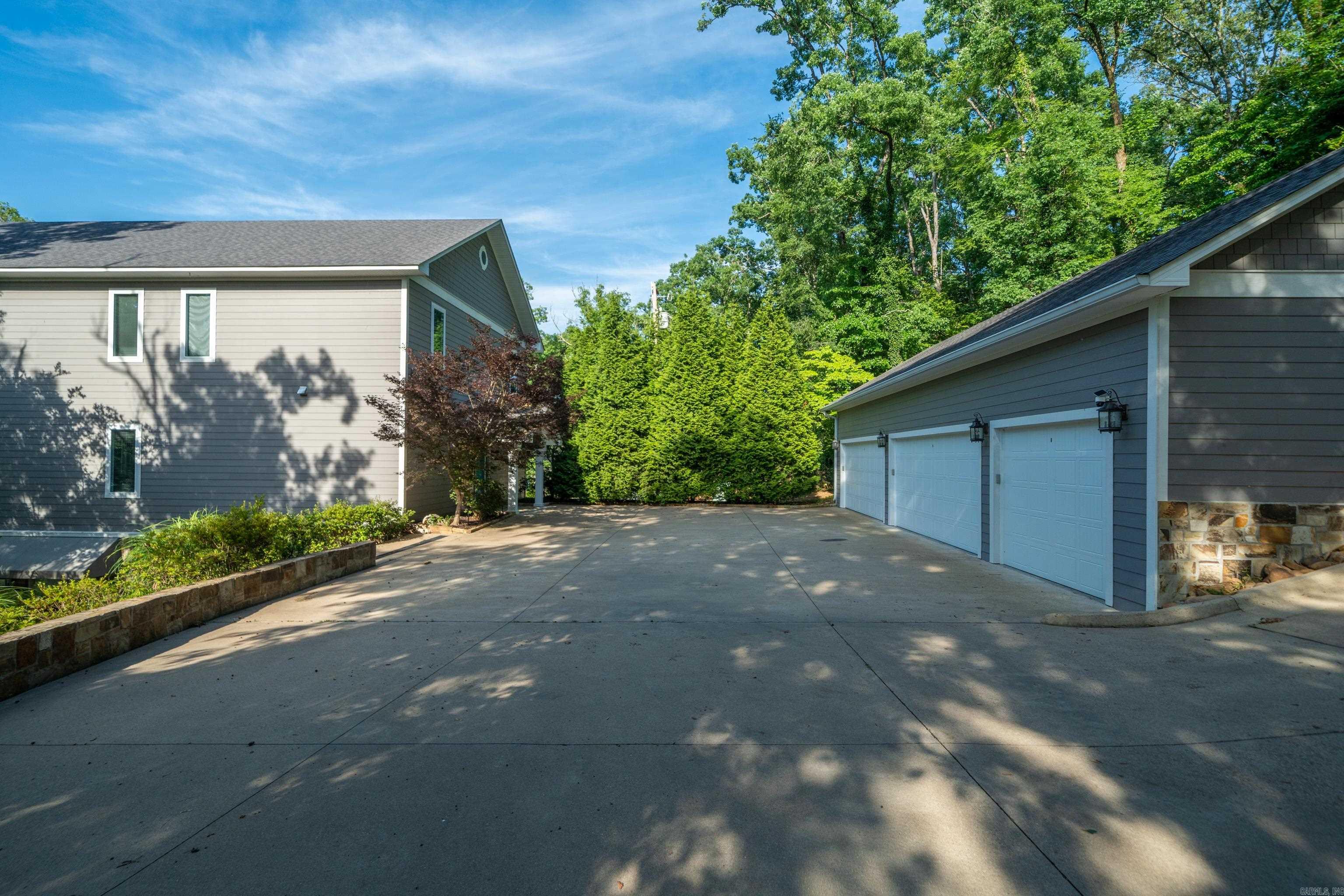 LONG POINT - Residential