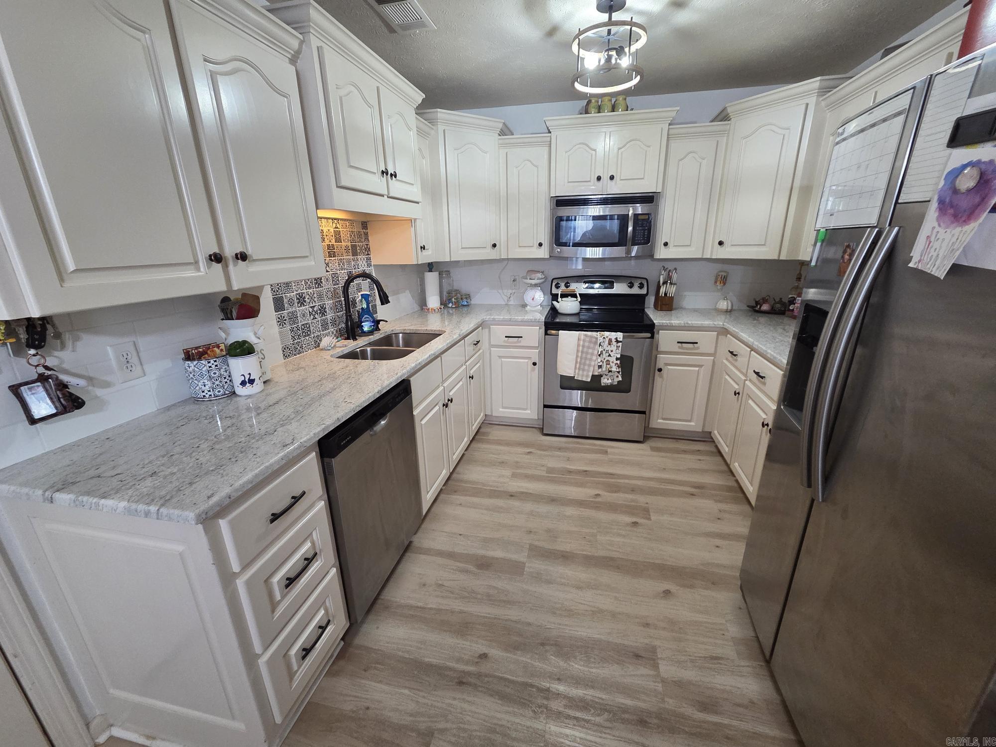 APPLE HILL - Residential
