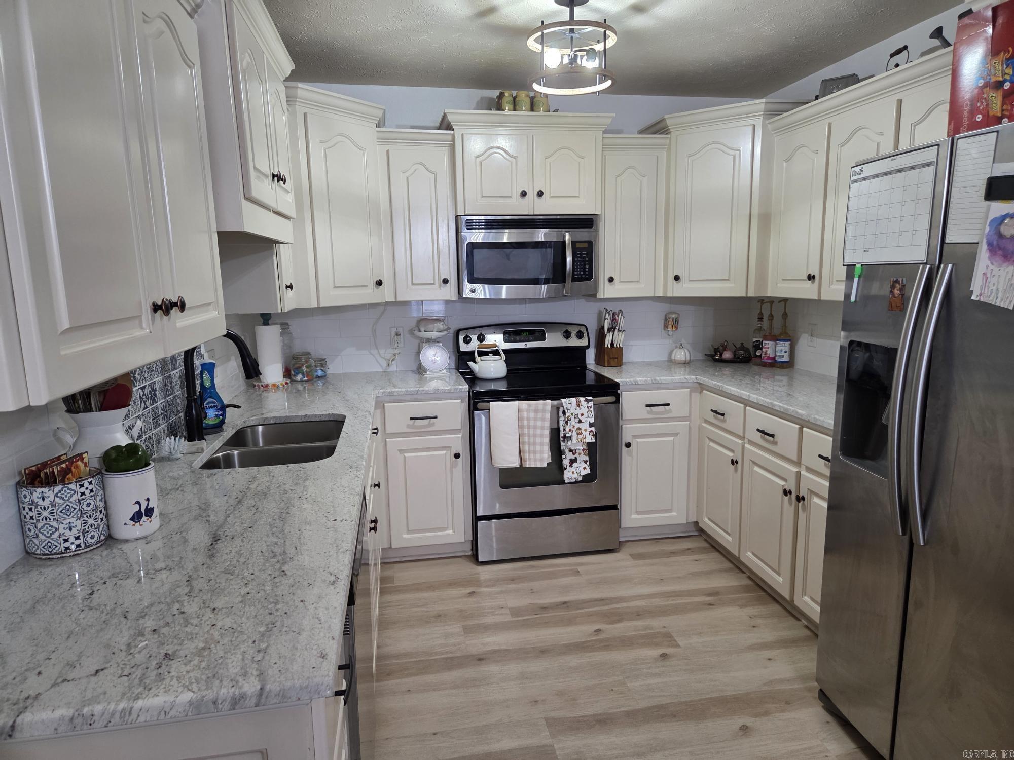APPLE HILL - Residential