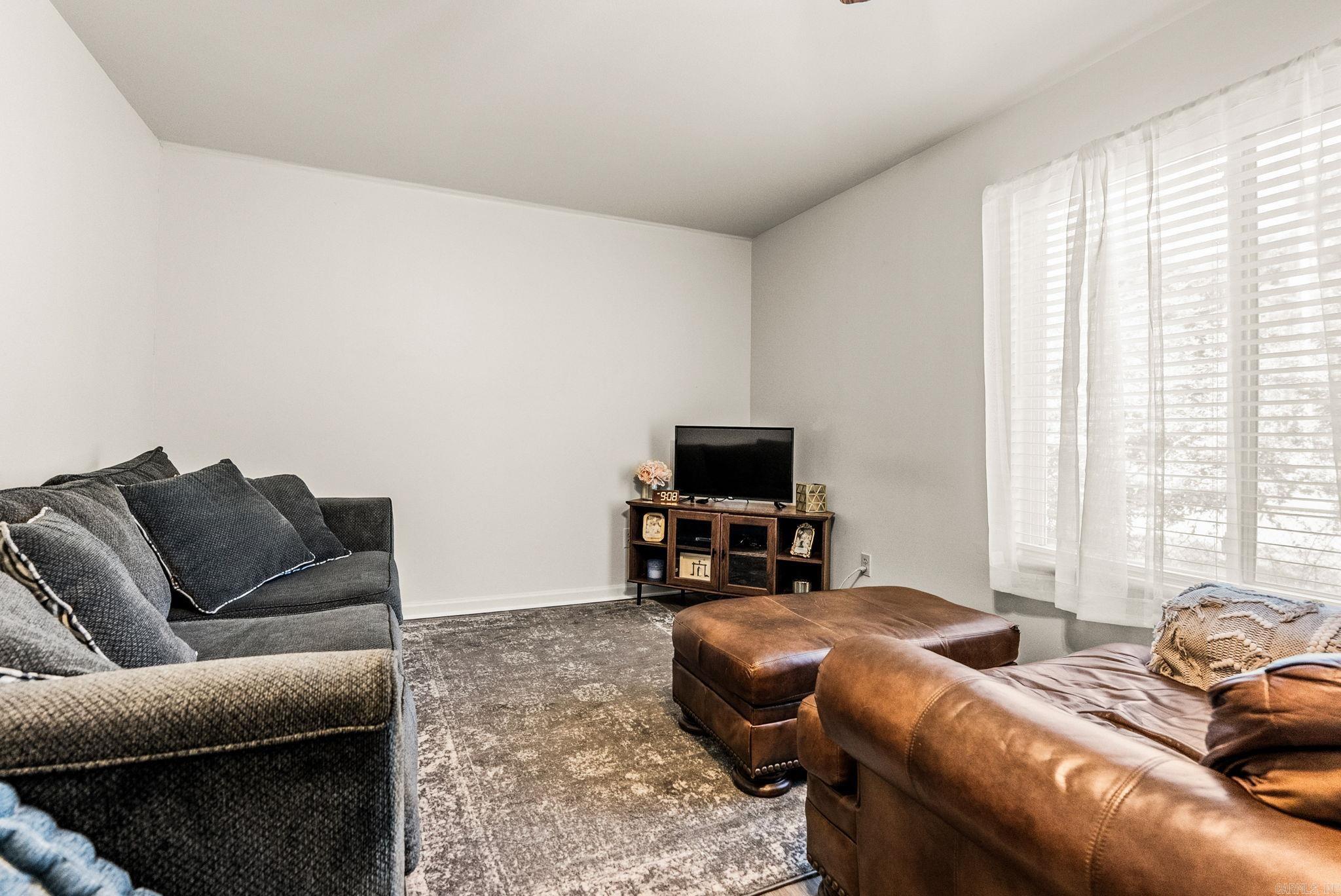 Lone Pine - Residential