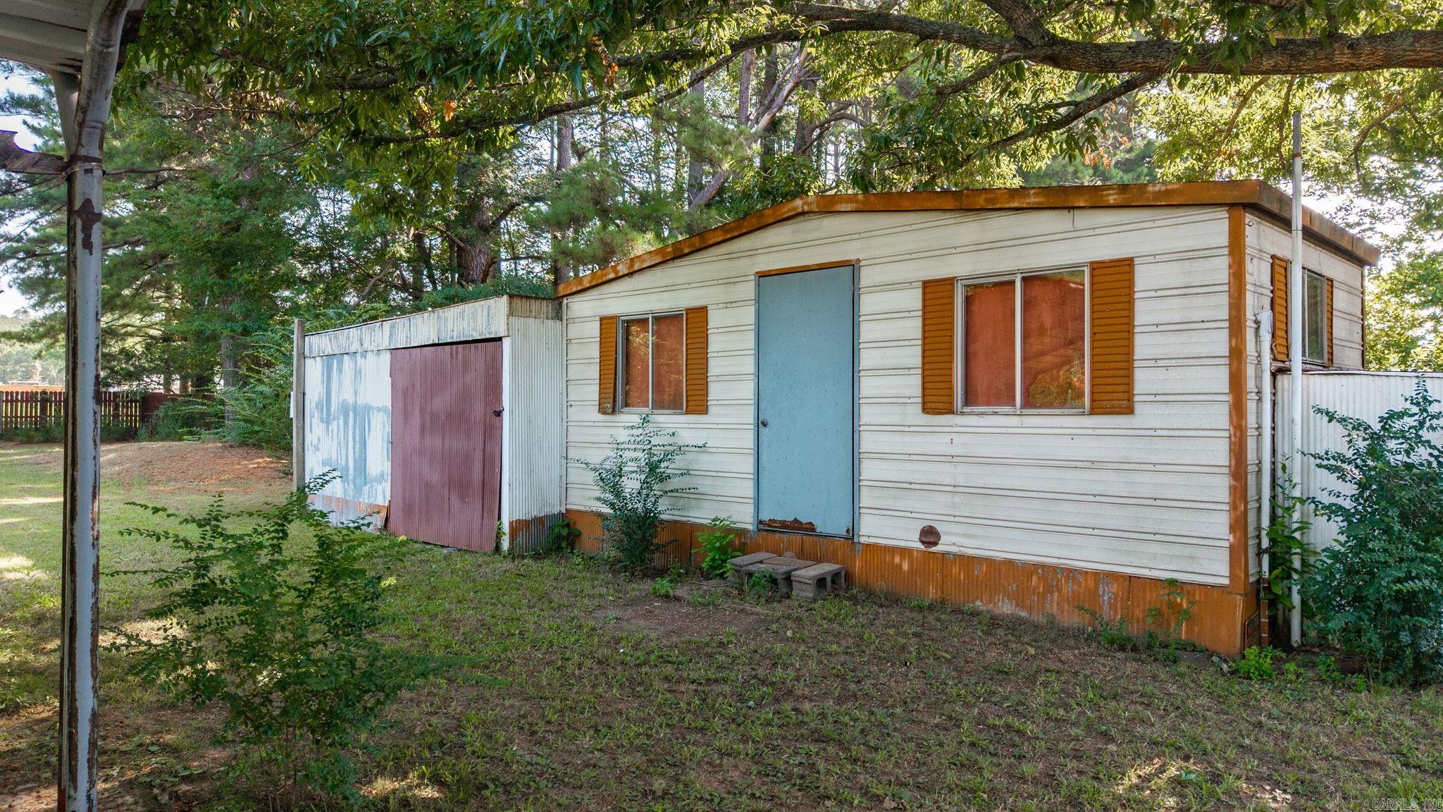 Lone Pine - Residential