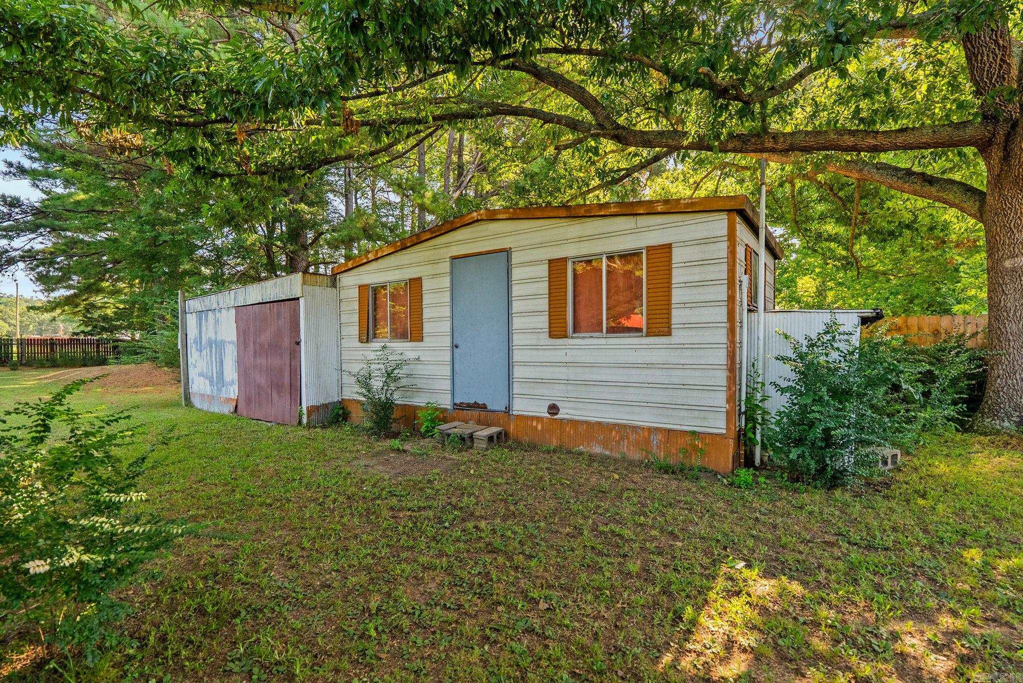Lone Pine - Residential