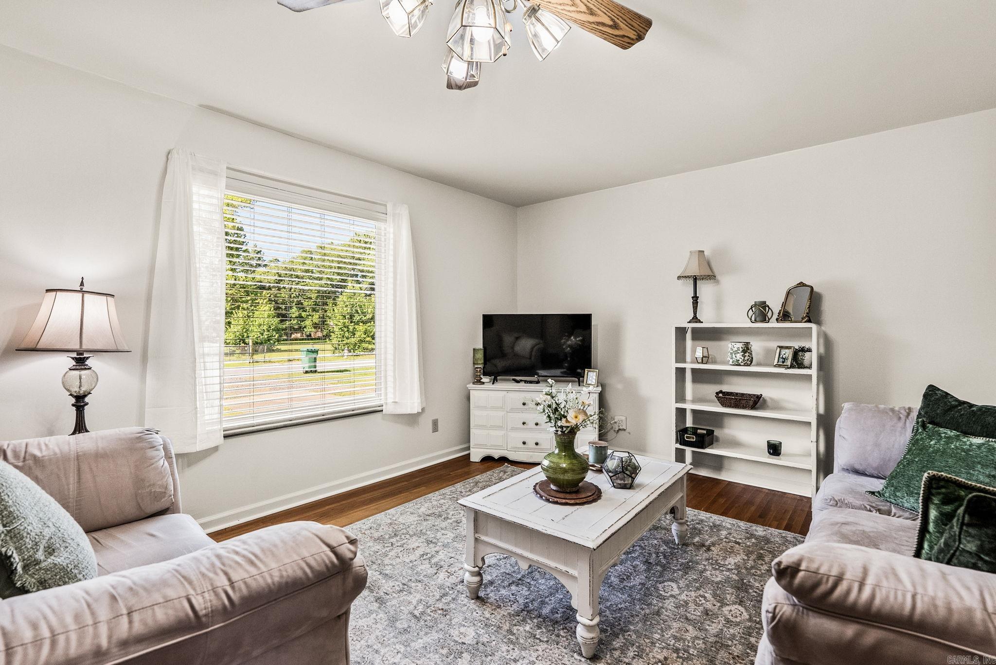 Lone Pine - Residential