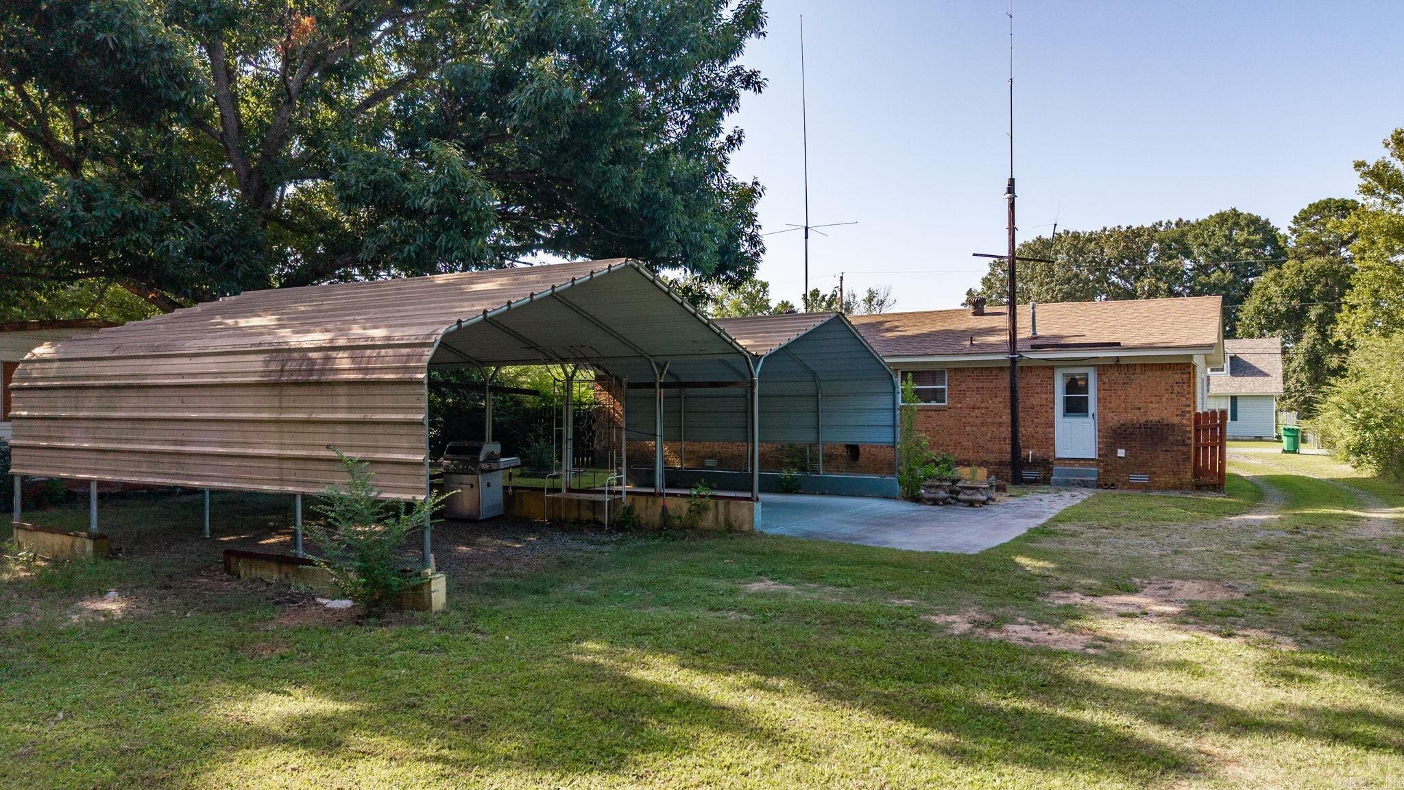 Lone Pine - Residential