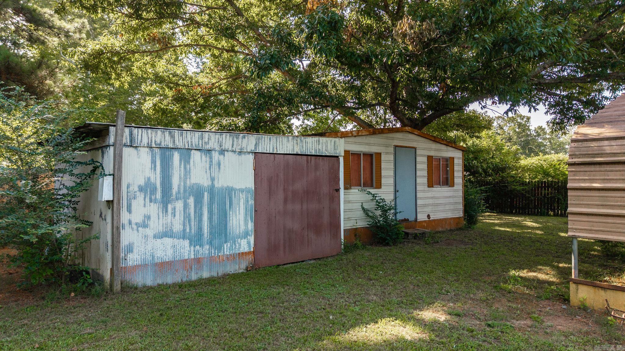 Lone Pine - Residential