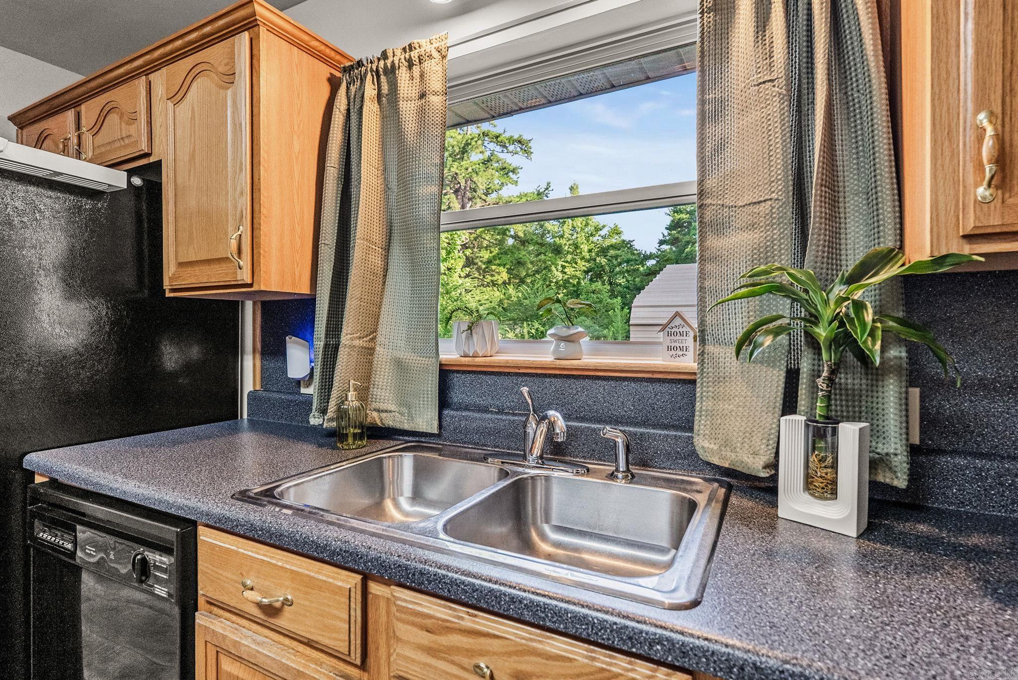 Lone Pine - Residential