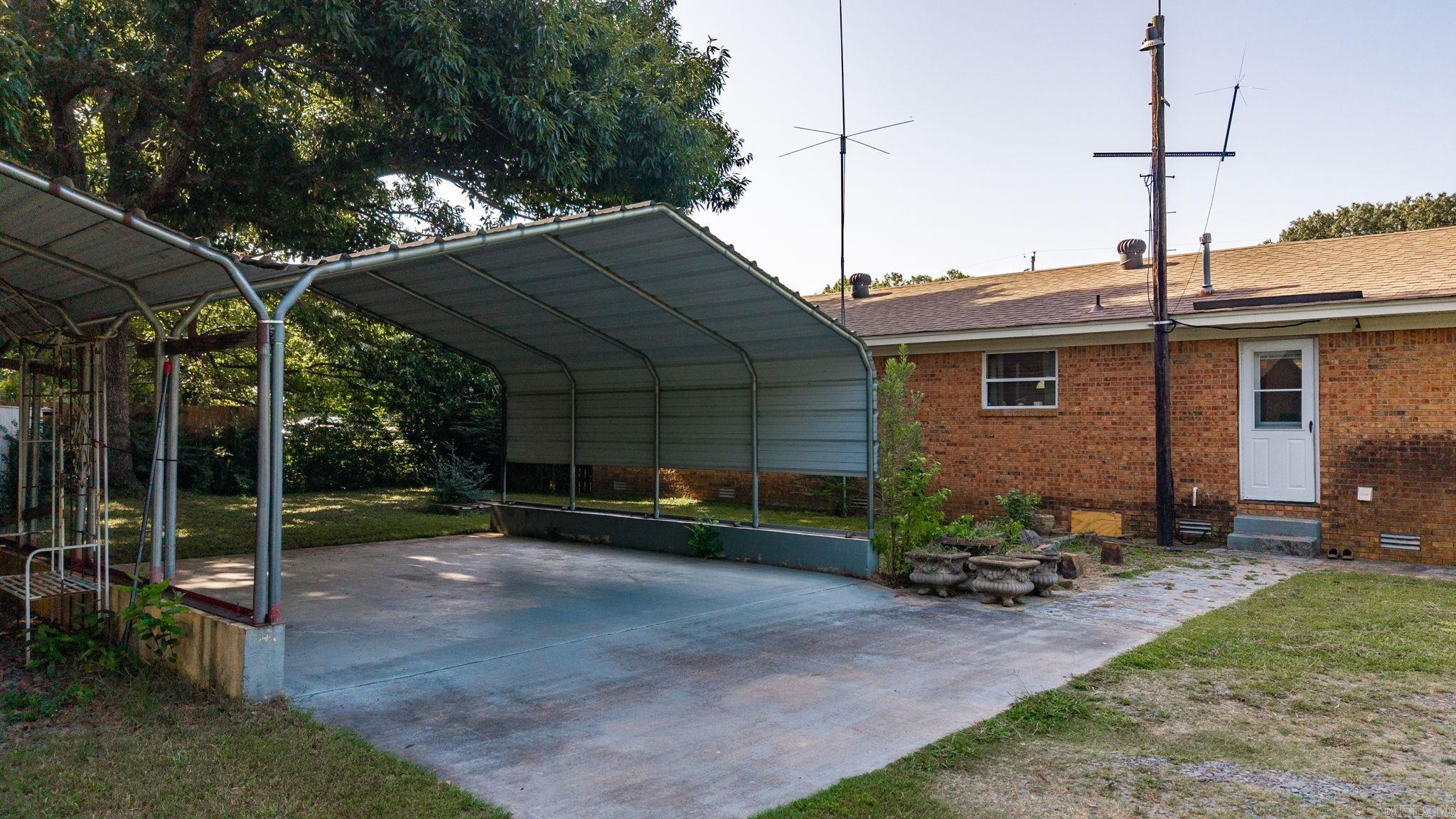 Lone Pine - Residential