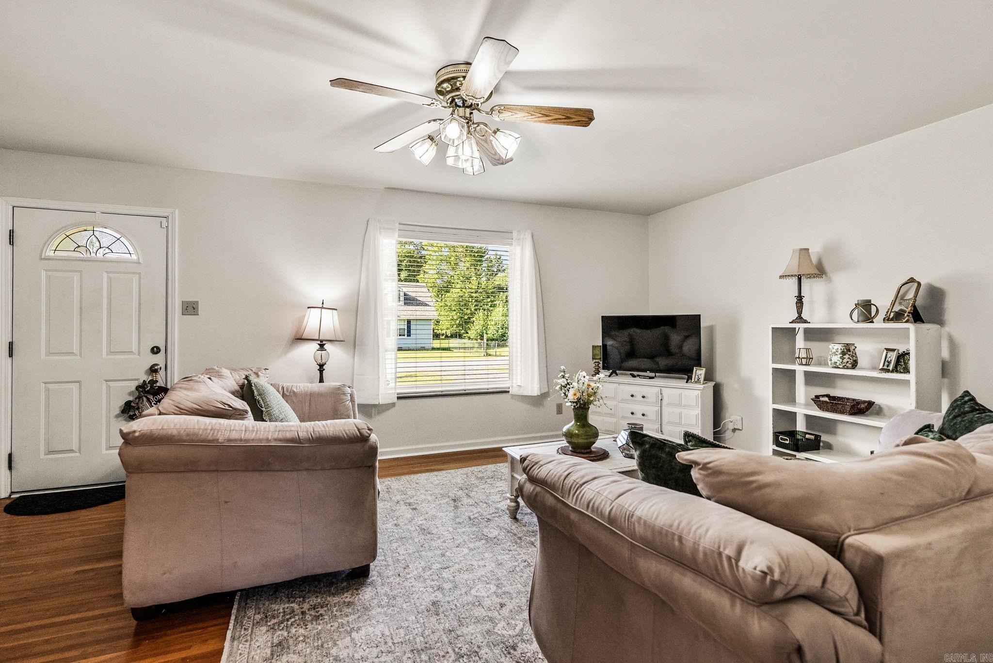 Lone Pine - Residential