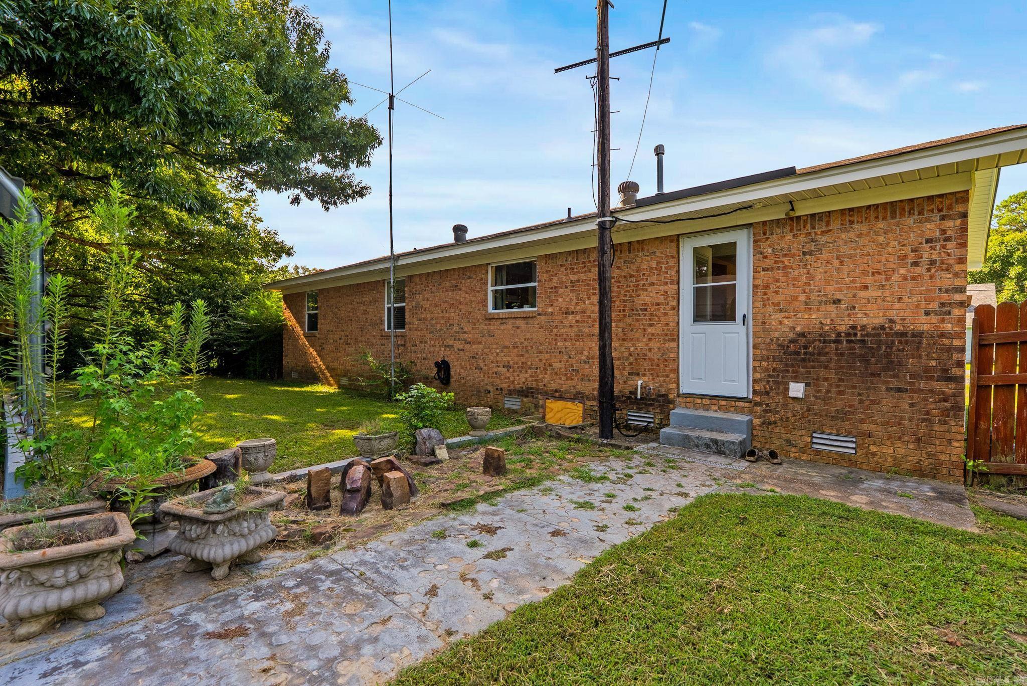 Lone Pine - Residential