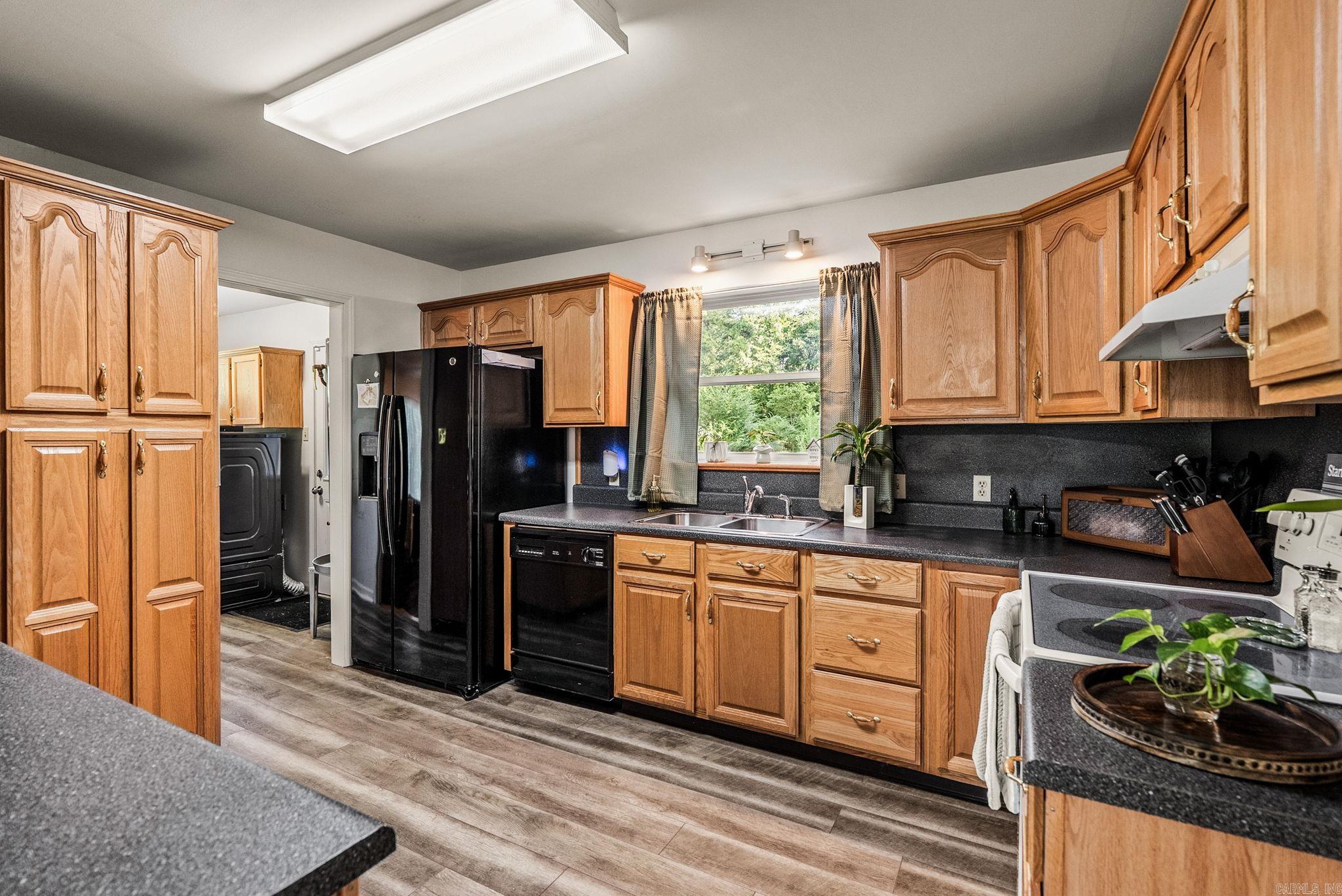 Lone Pine - Residential