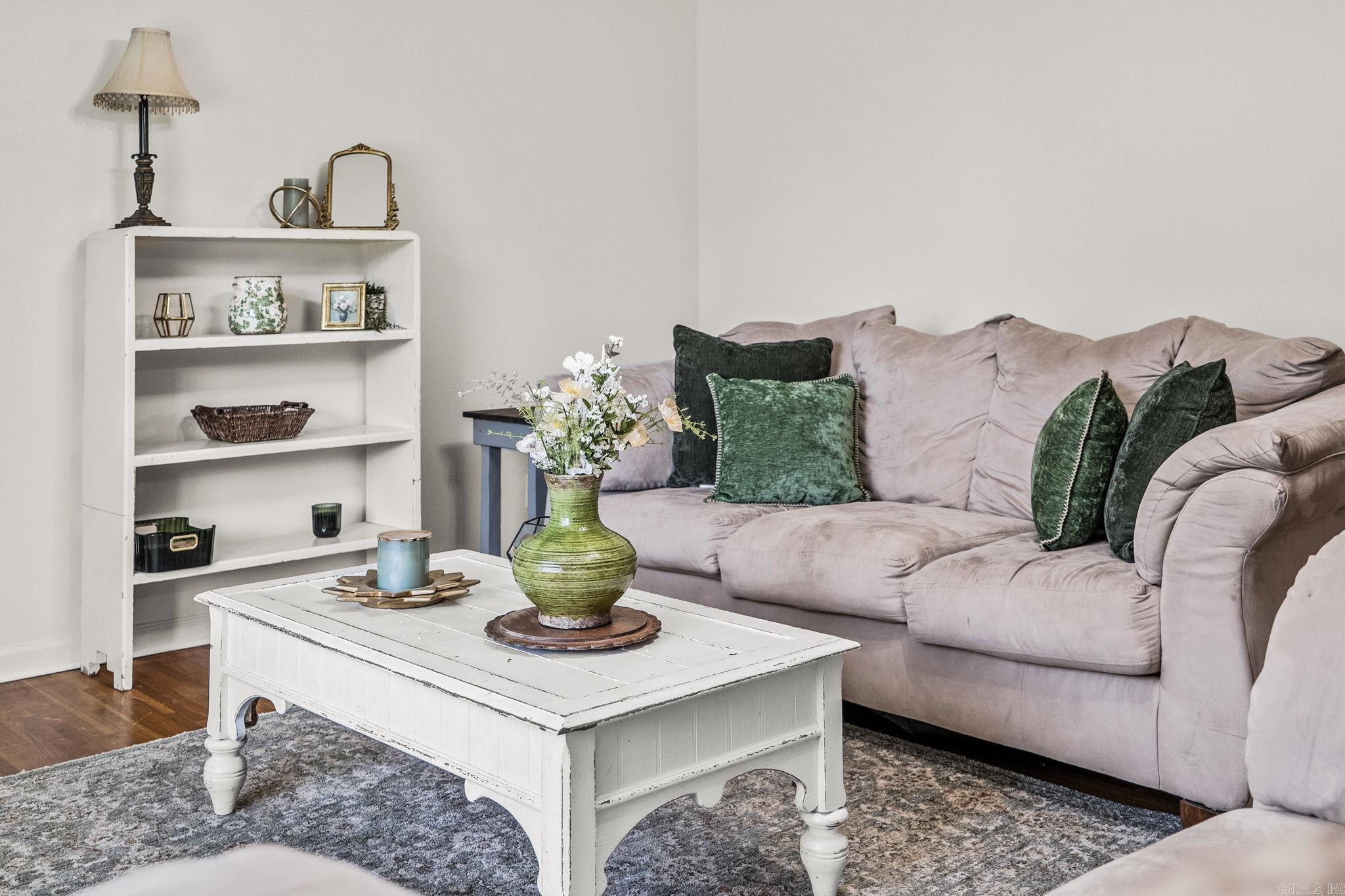Lone Pine - Residential