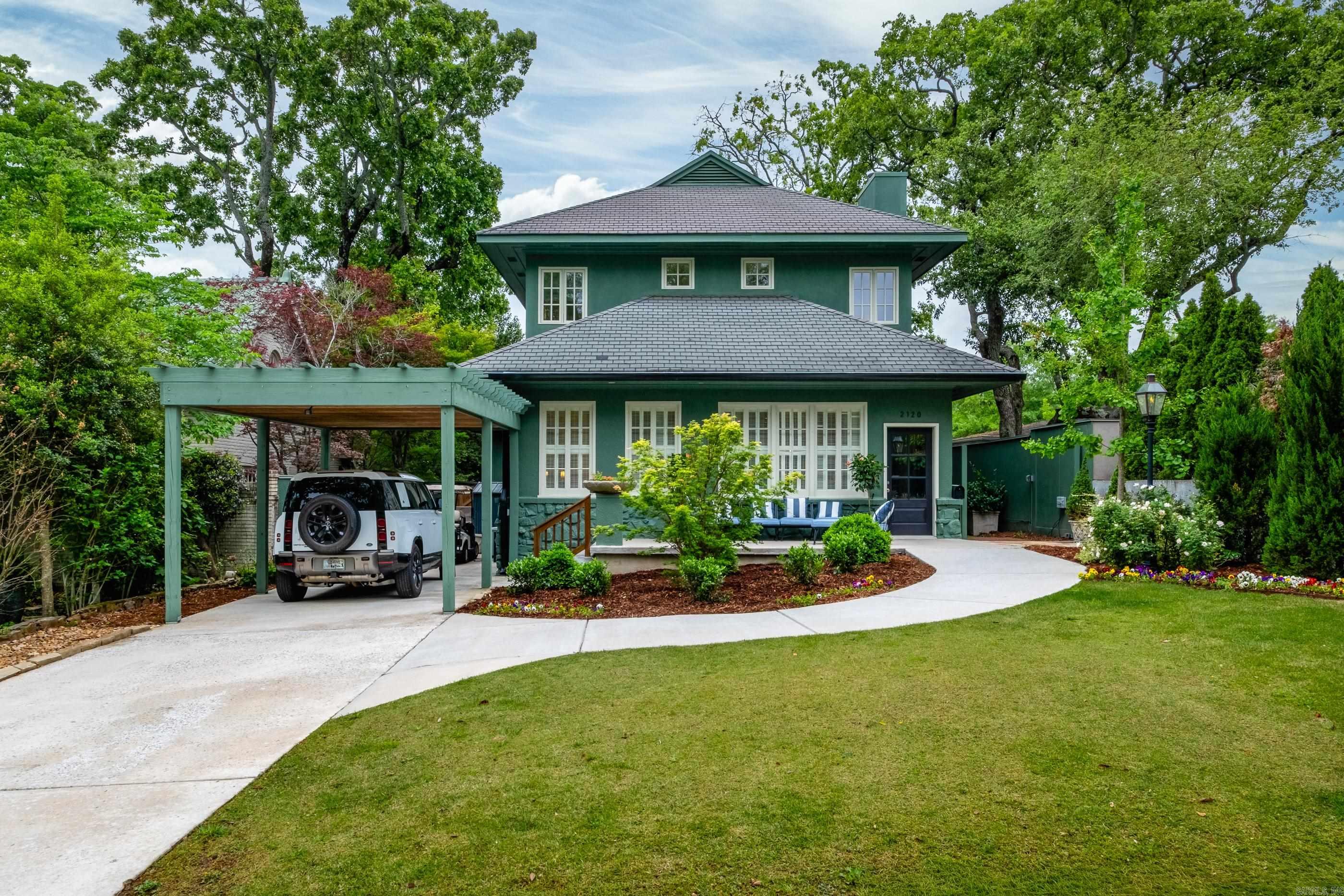 COUNTRY CLUB HGTS - Residential